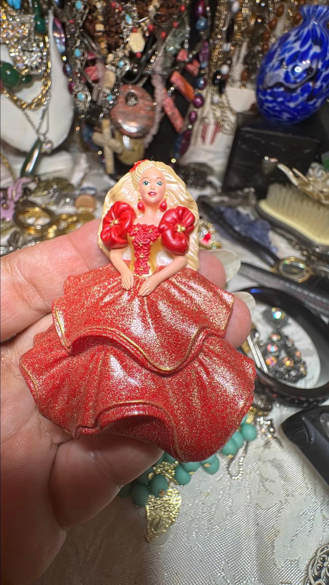 Product image for Mattel 1995 Hallmark Barbie brooch
