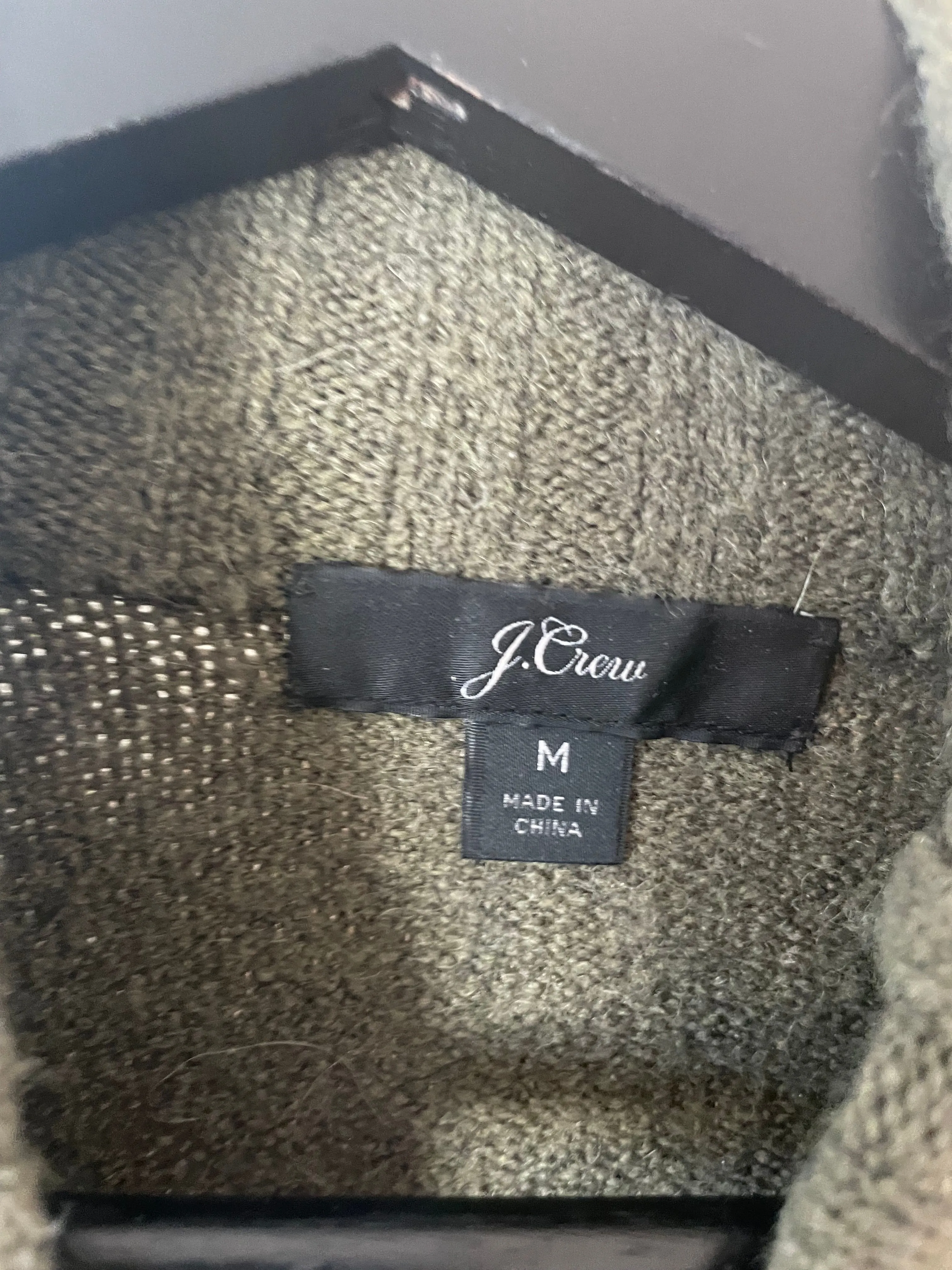 Listing Image Blurred Background