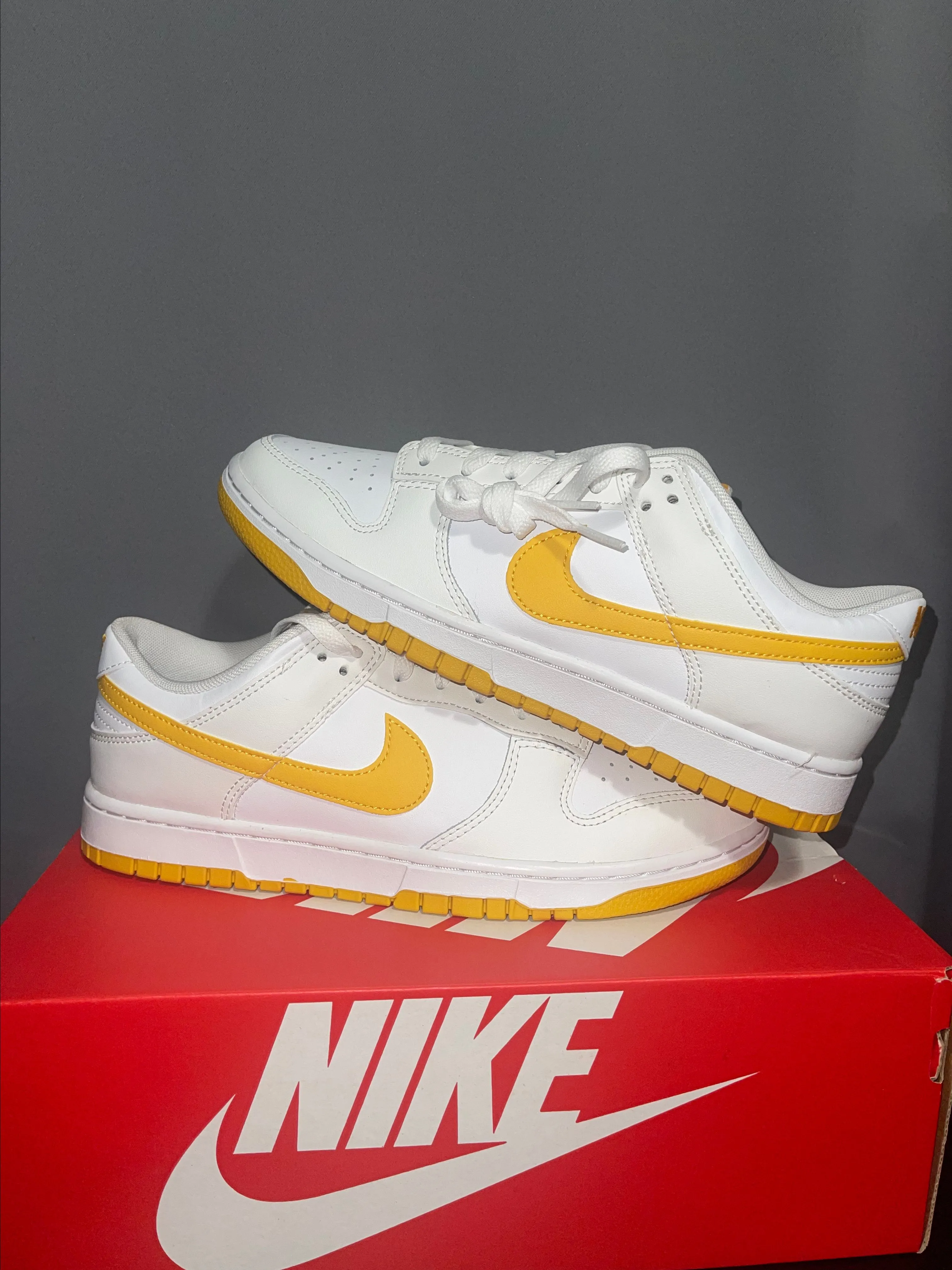 Product image for 9M Nike Dunk Low "White University Gold"