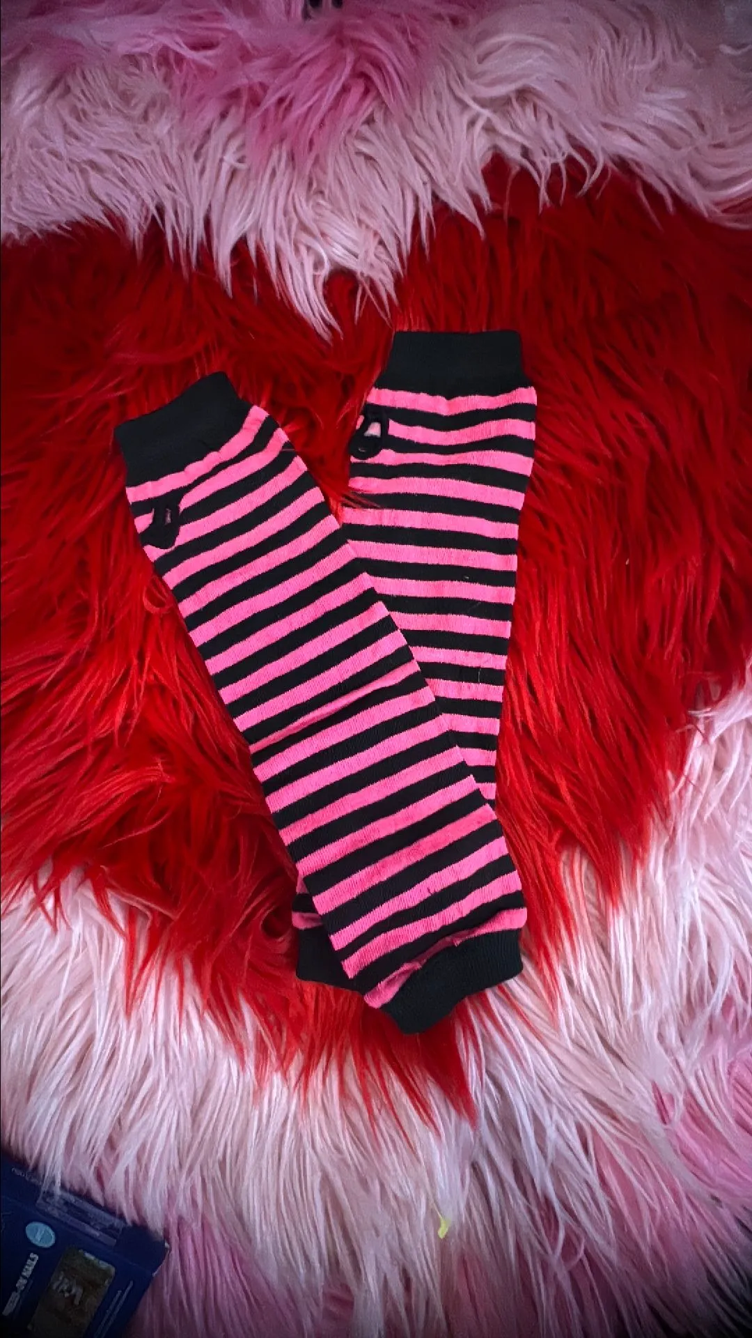 Product image for Pink n black striped gloves
