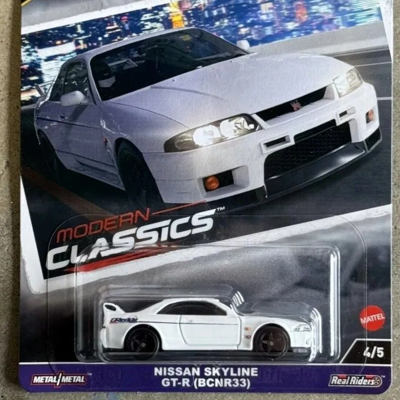 Product image for Hotwheels Car Culture Modern Classics Nissan Skyline GT-R R33