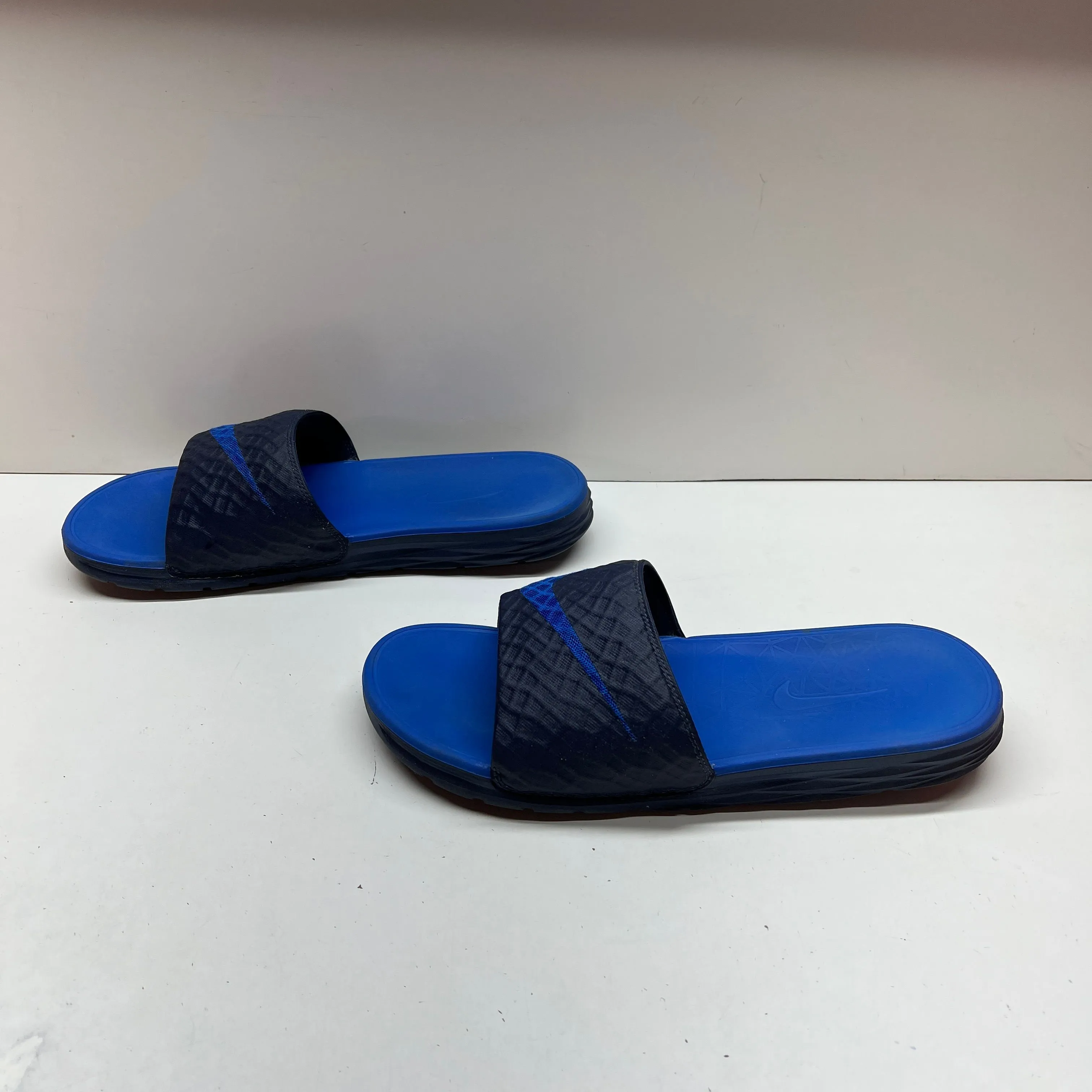 Listing Image Blurred Background