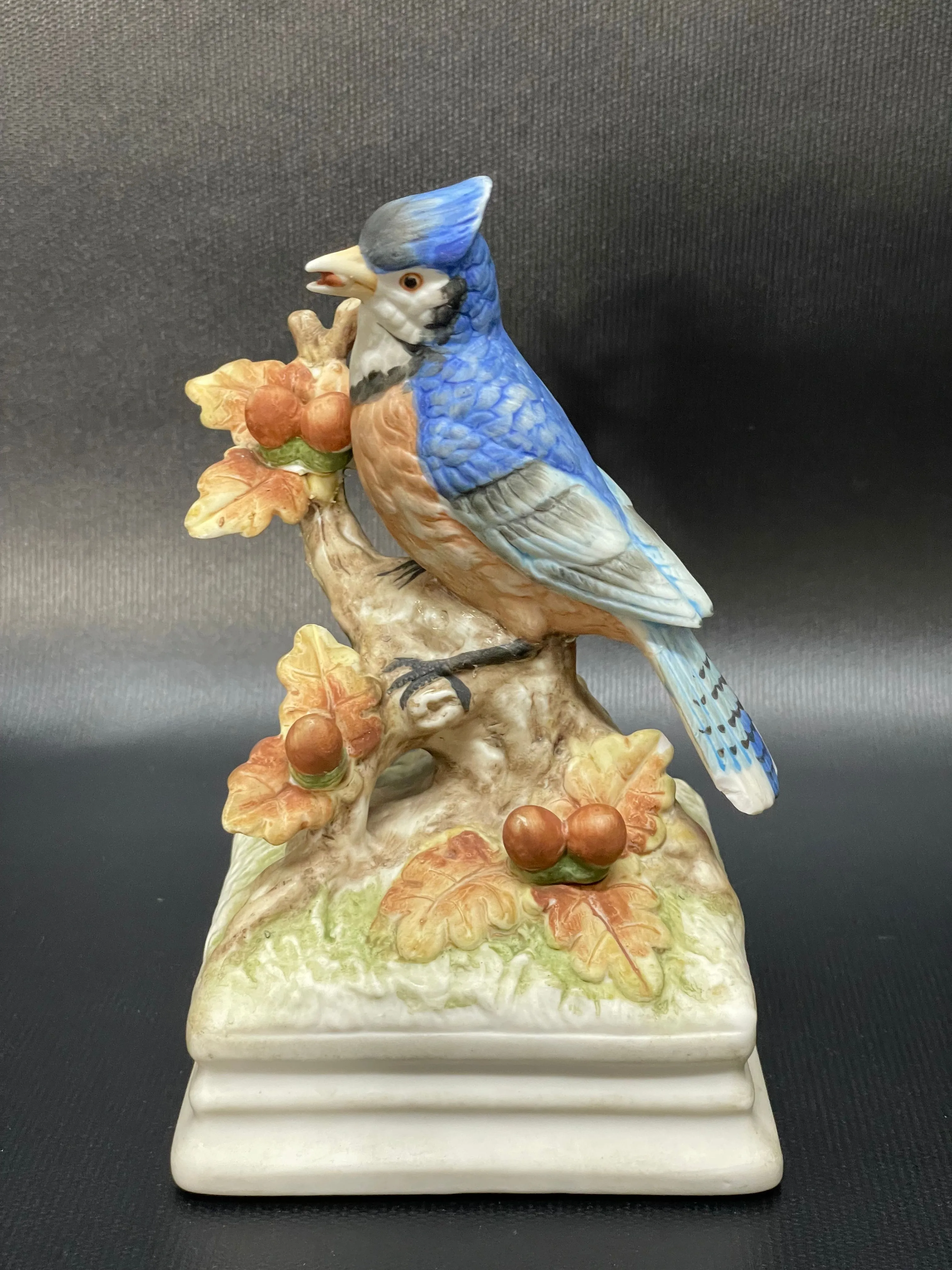 Product image for Gotham porcelain music box, tail repair