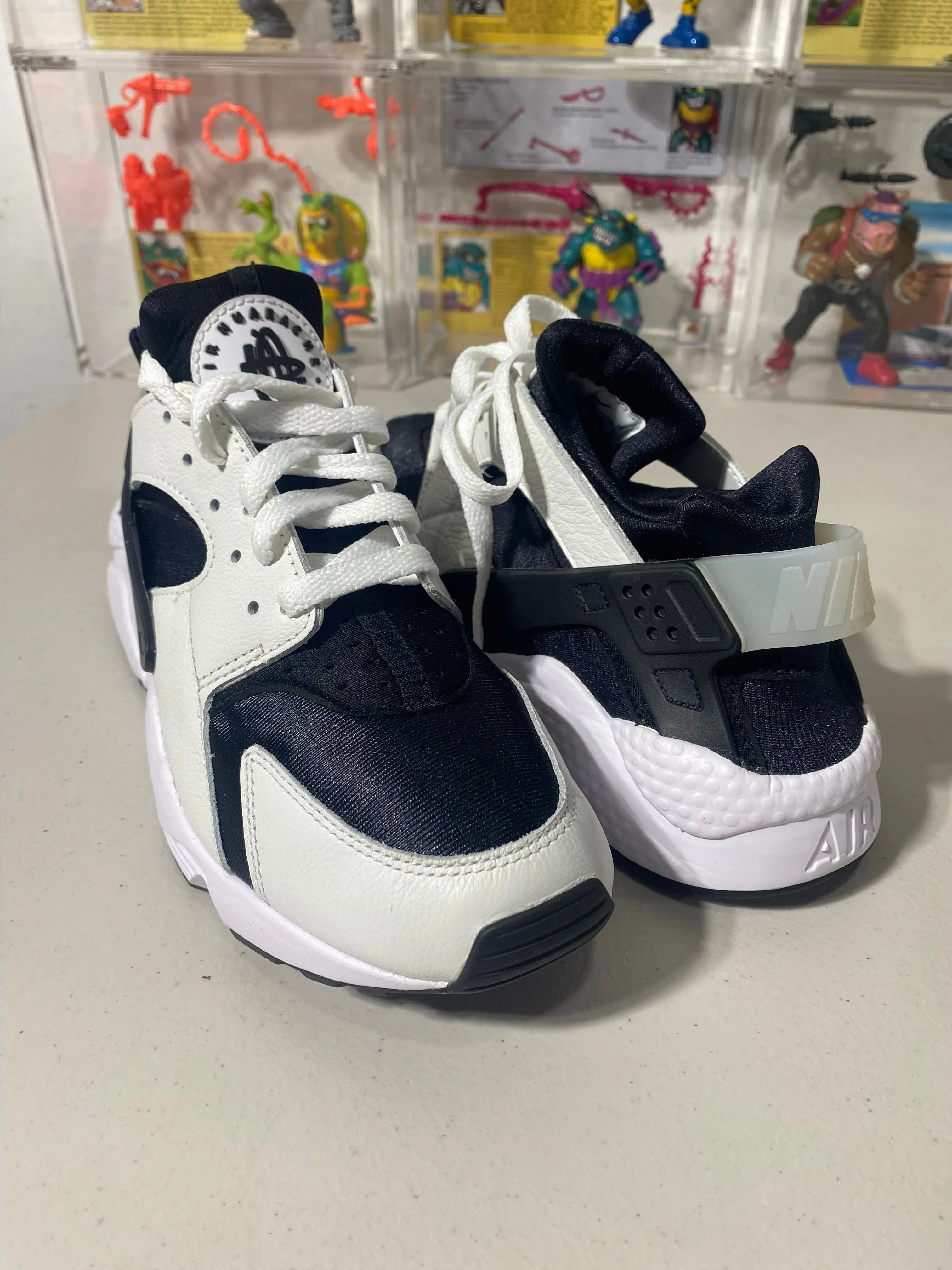 Product image for Nike Air Huarache Shoes Black White DD1068-001 Men Size 8 Brand New No Box