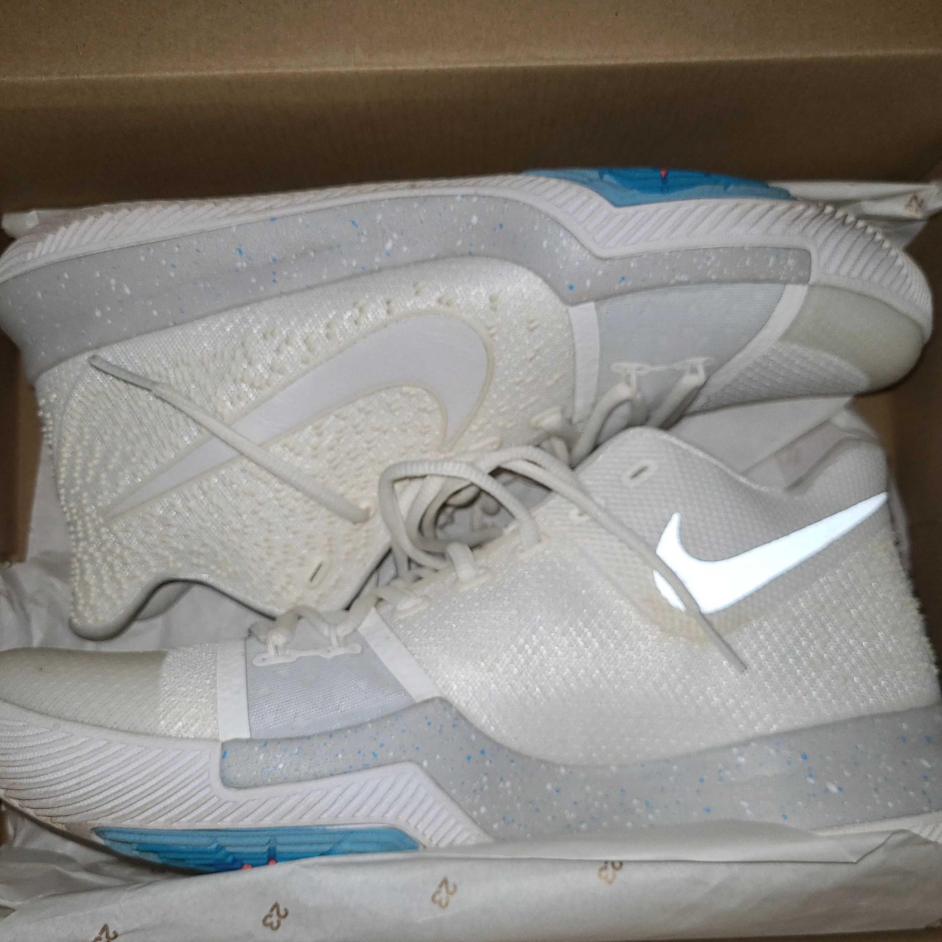 Product image for Kyrie Ivory No Box USED