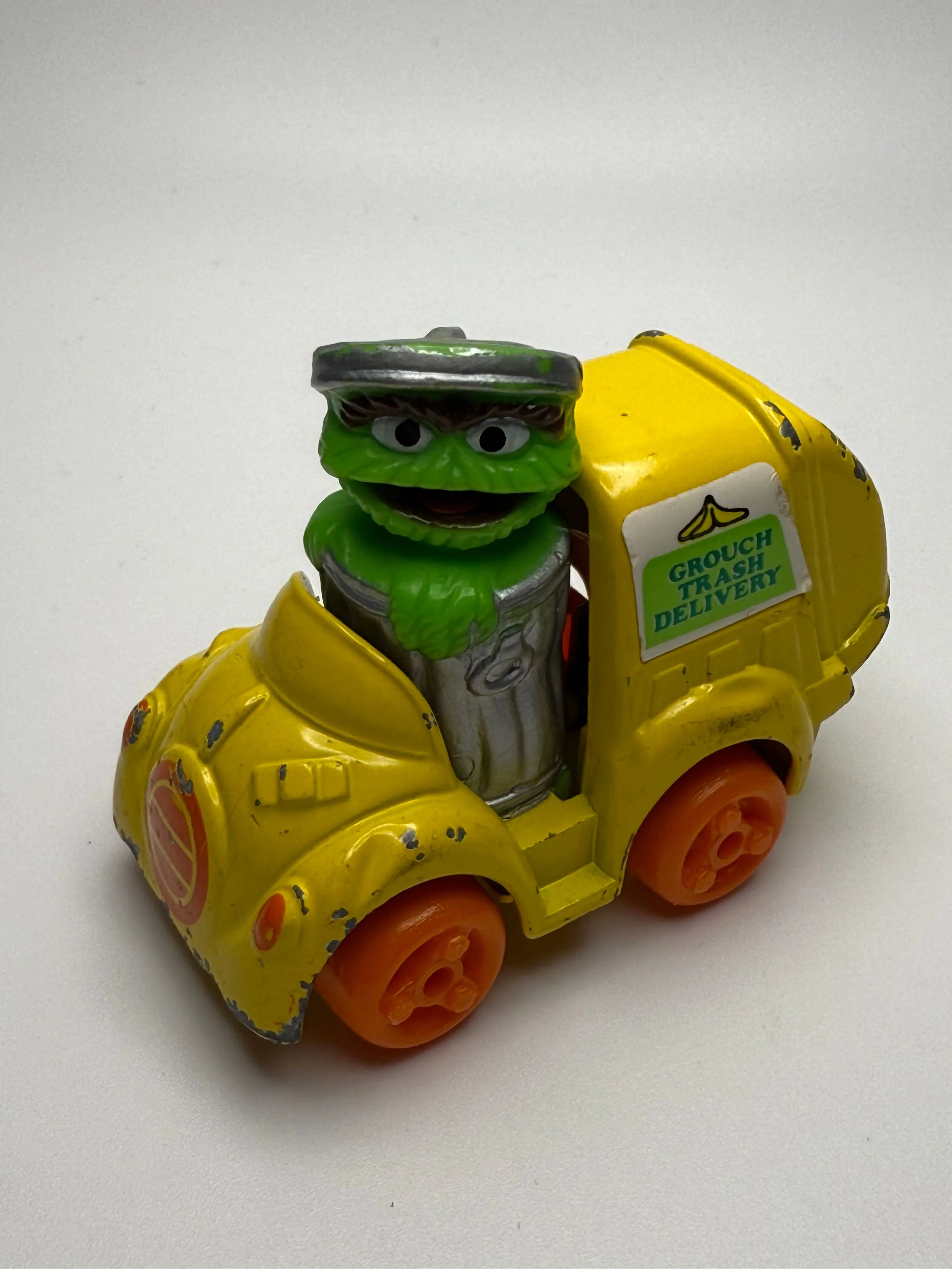 Product image for 73. Sesame Street Die Cast Oscar 1982