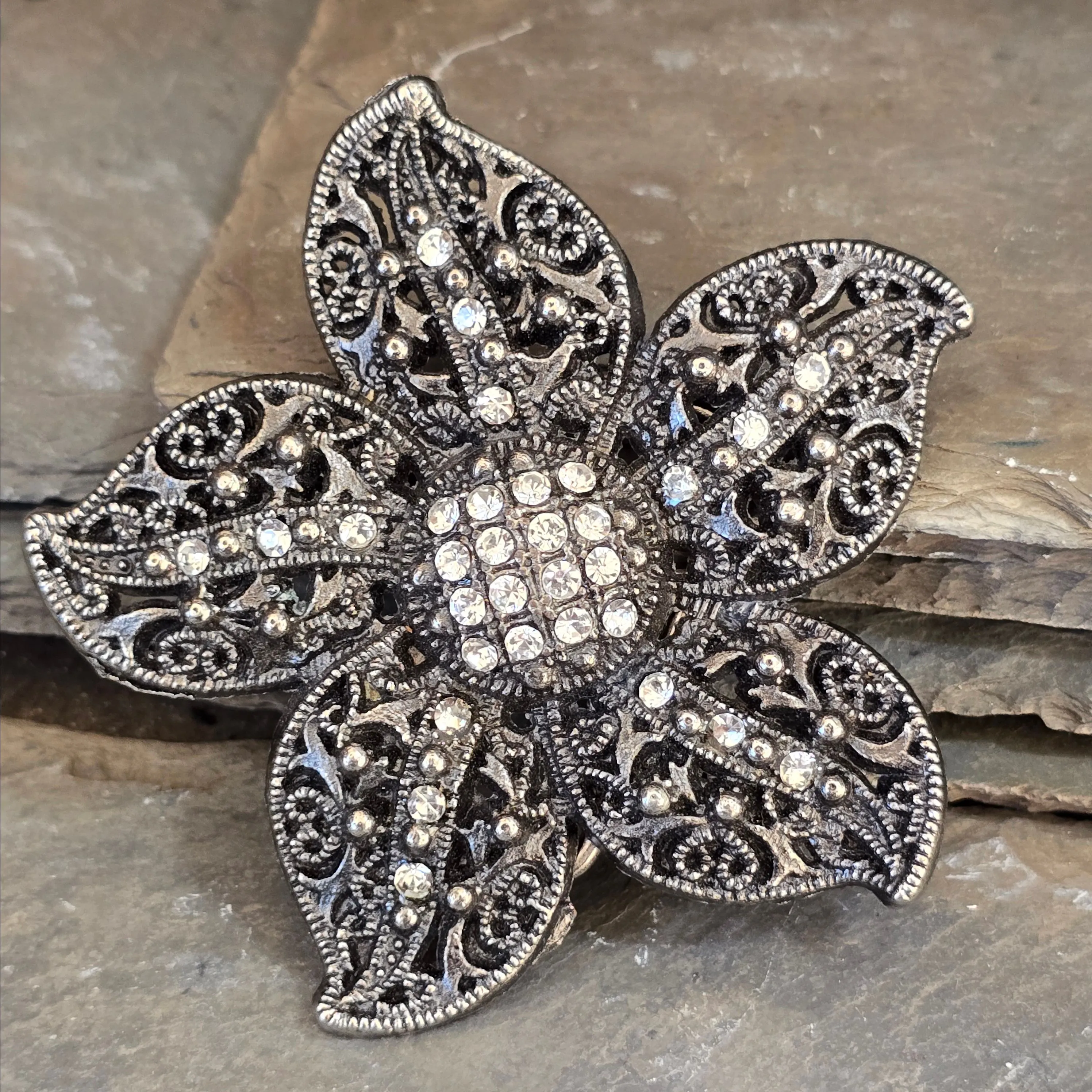 Product image for Vintage Flower Shaped Belt Buckle with Rhinestone Accents (WN-20-GG)