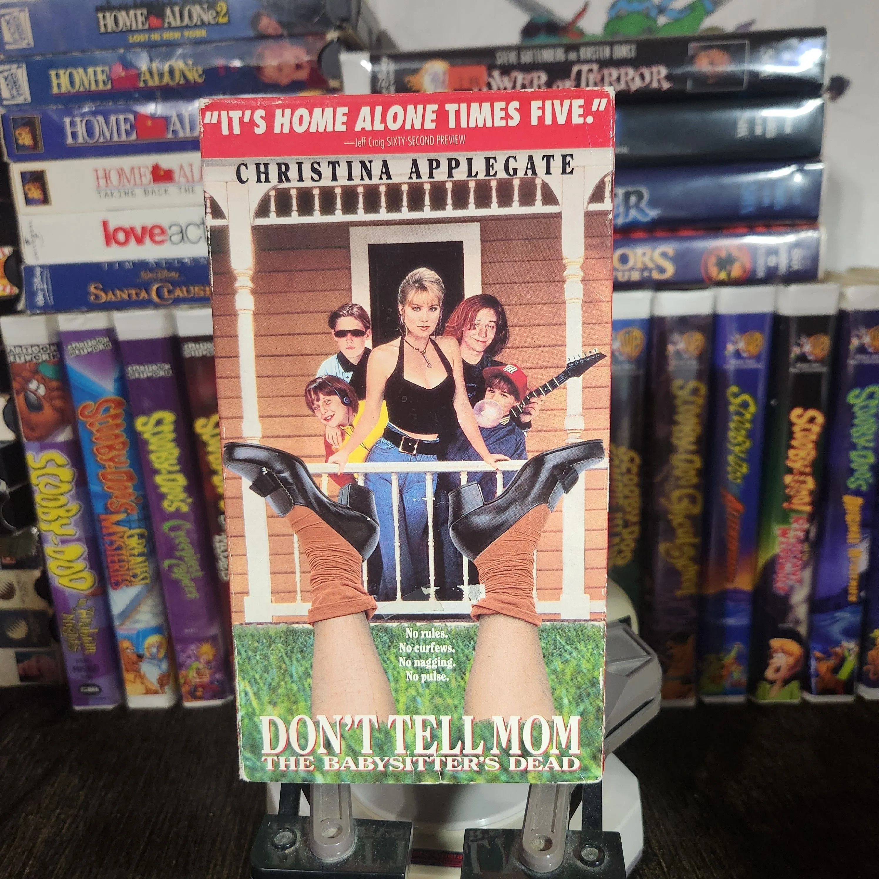 Product image for Don't Tell Mom the Babysitter is Dead 