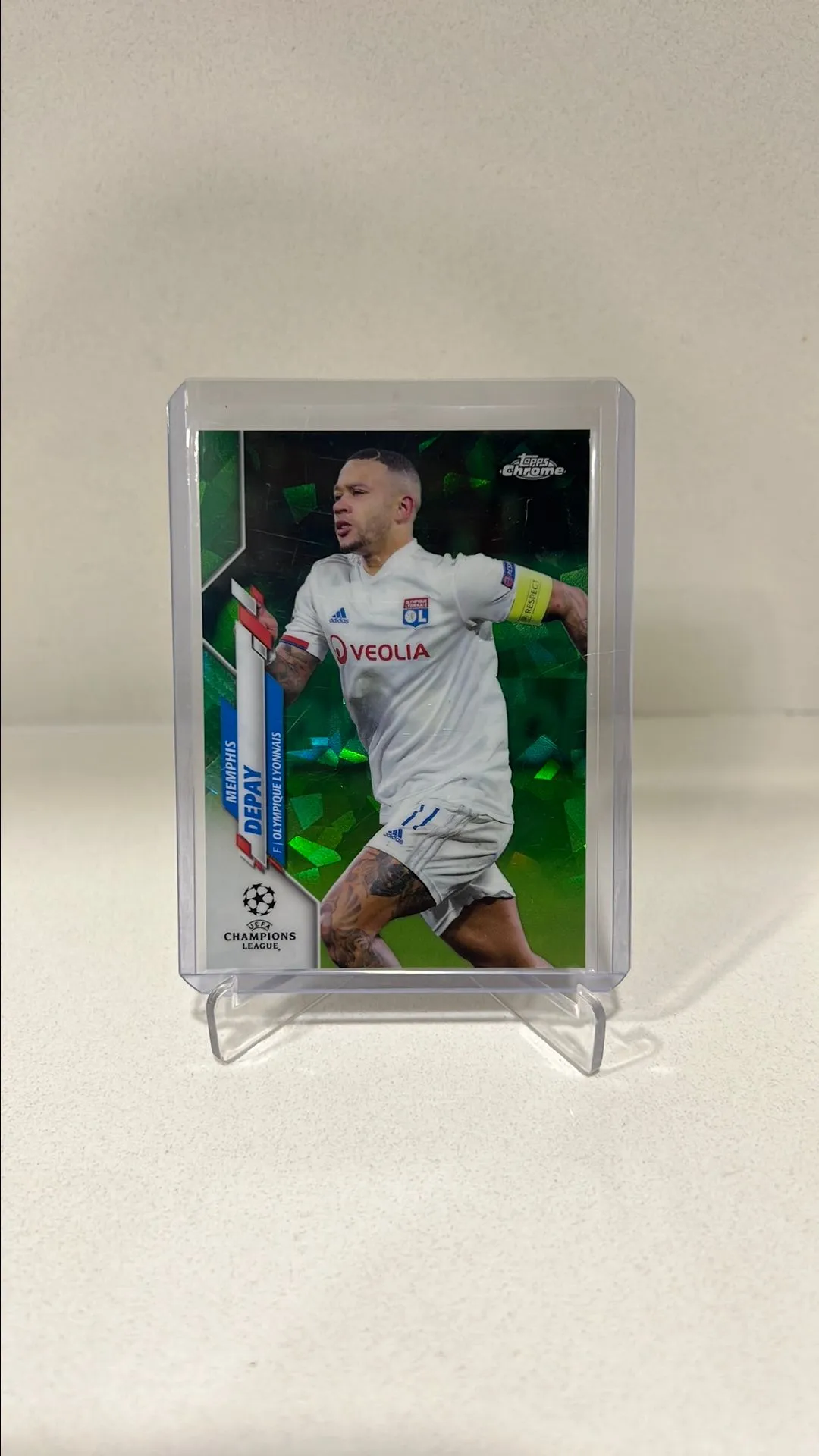 Product image for Memphis Depay Olympique Lyonnais UCL Saphire Edition Green Refractor /75 #94 Topps Chrome 2019-2020