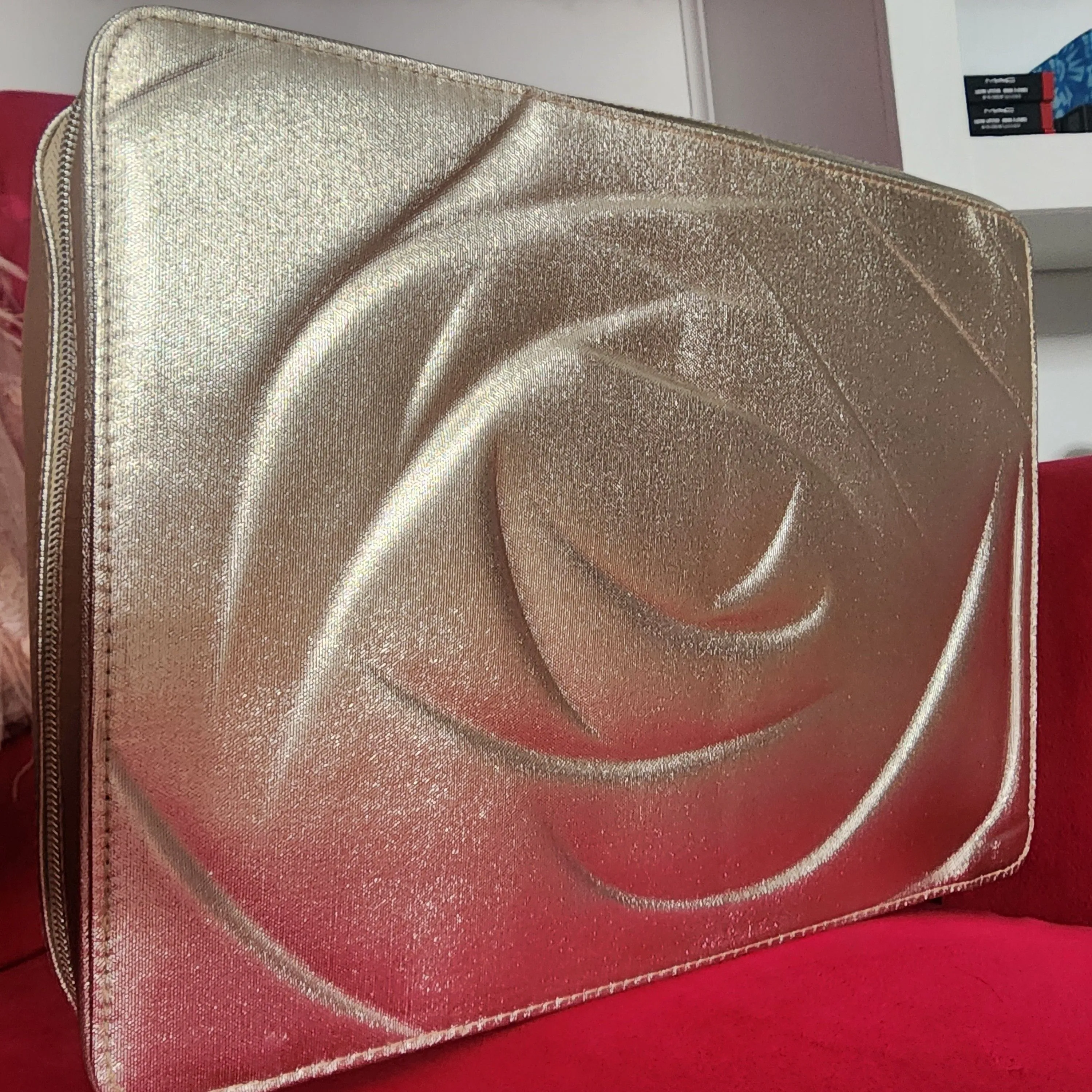 Product image for MAKE UP BAG GOLD