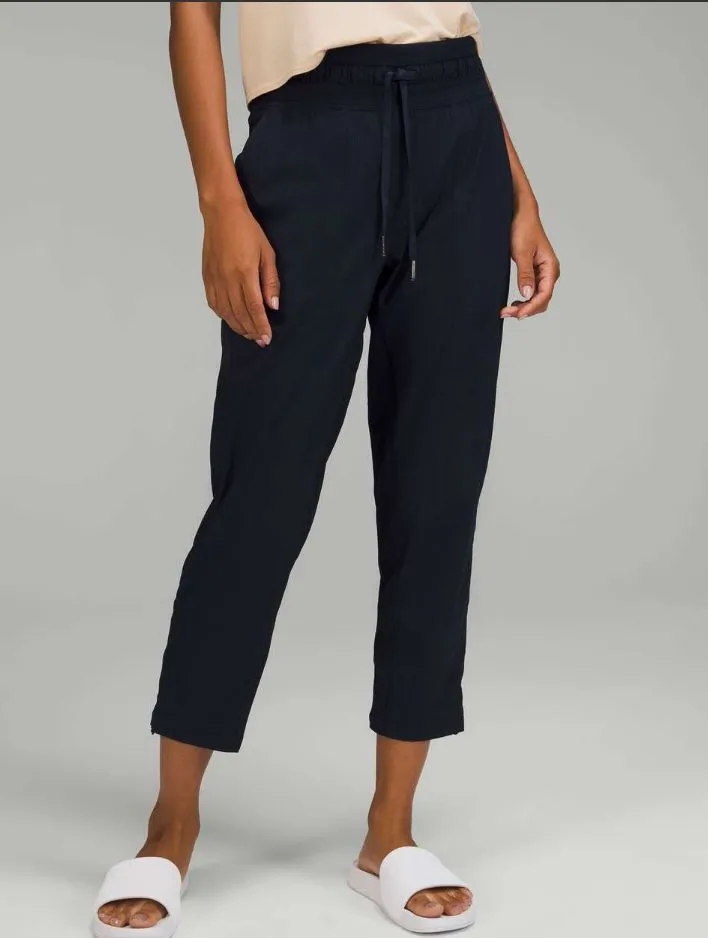 Product image for 057 EUC Dance Studio MR Crop 25" Sz. 4 True Navy