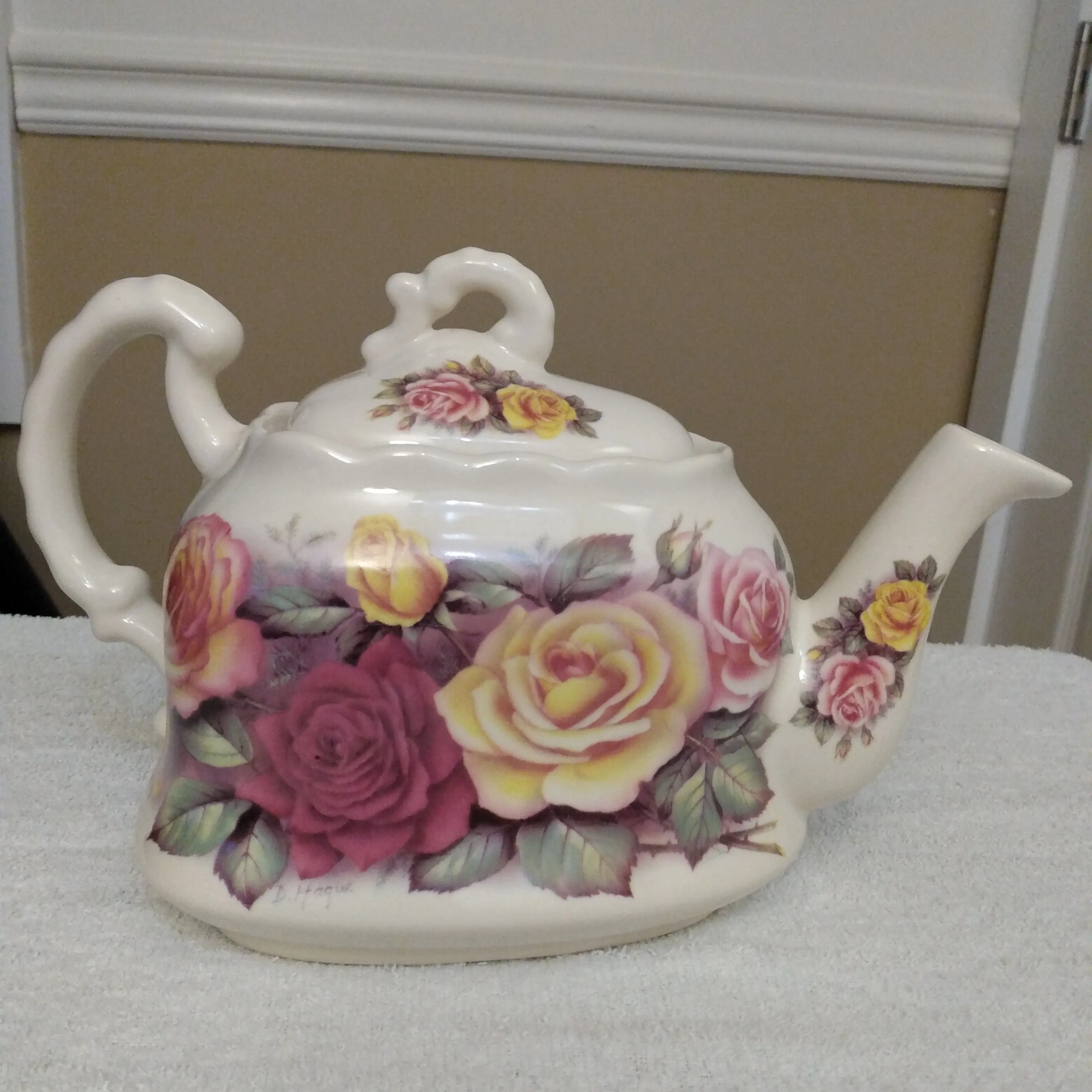Product image for Crownford Giftware 5 cup Teapot