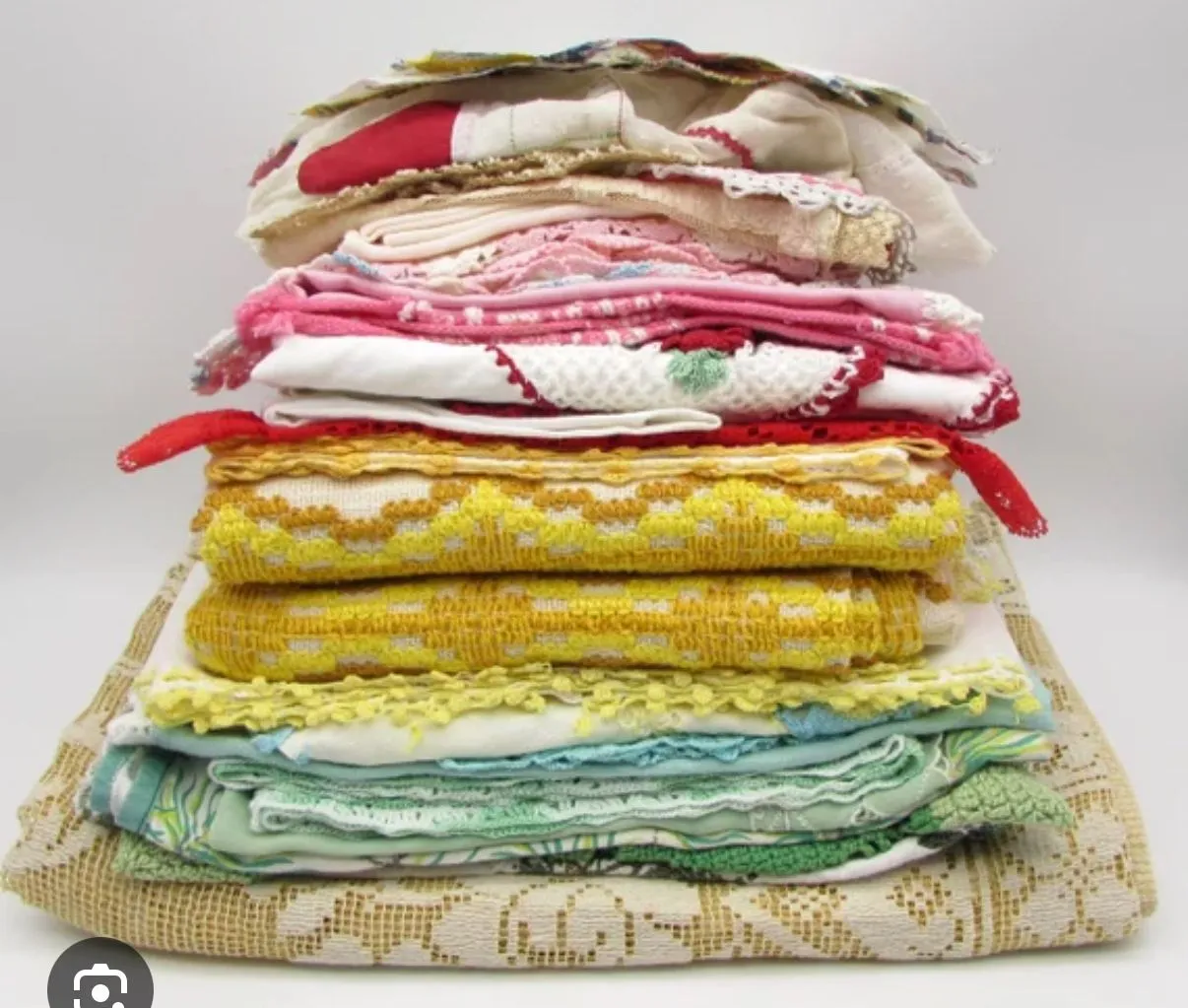 Product image for LINENS ALERT! Save this listing to be notified when I find vintage linens!