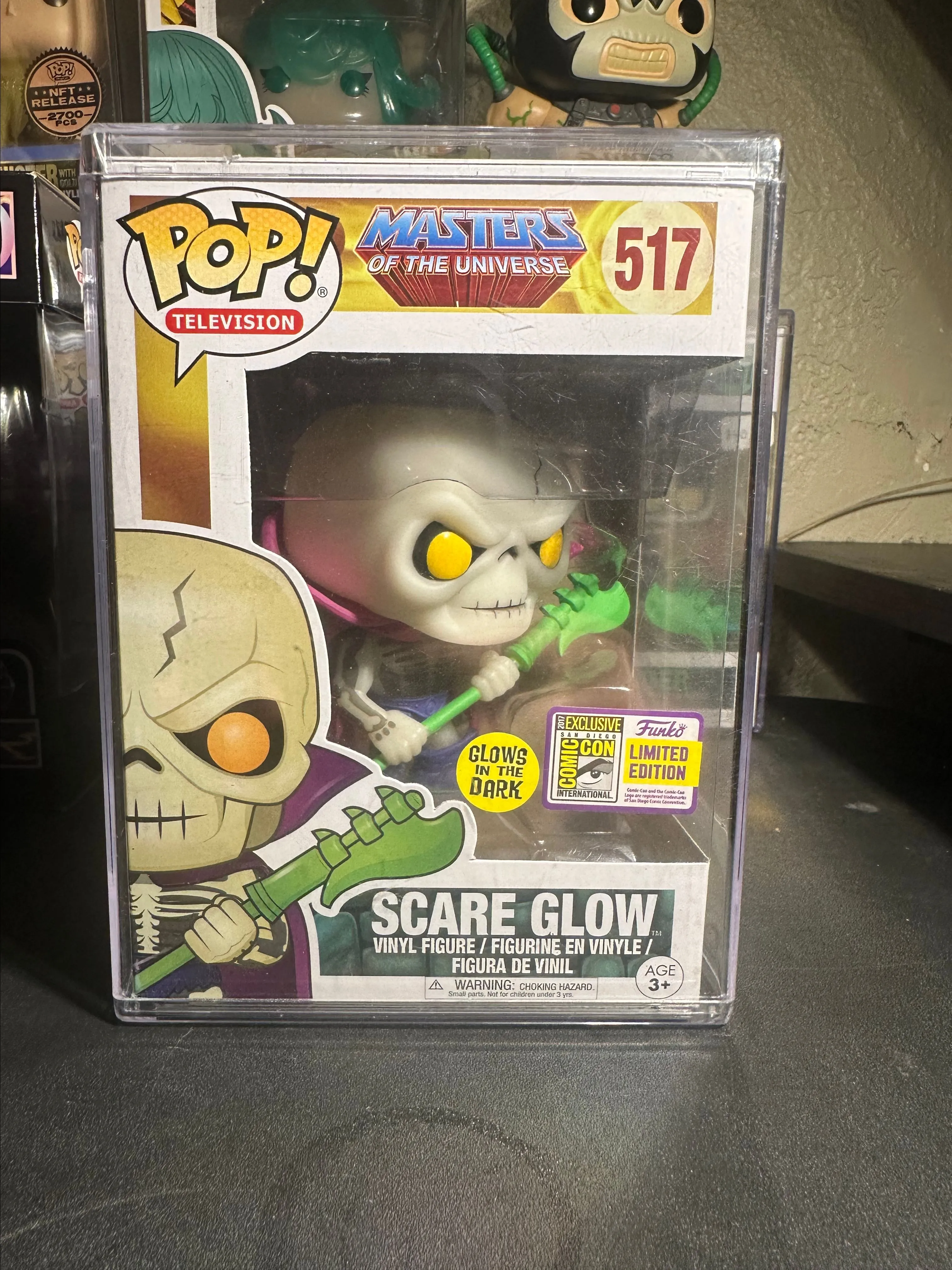 Product image for Funko pop scare glow com sticker