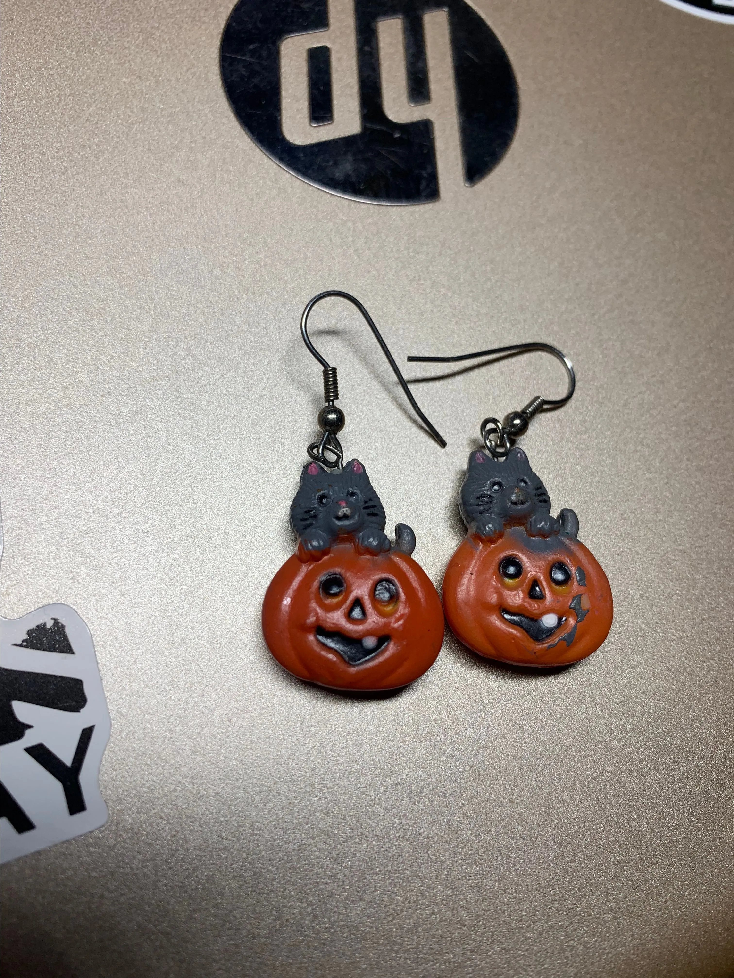 Product image for Vintage Halloween cat earrings