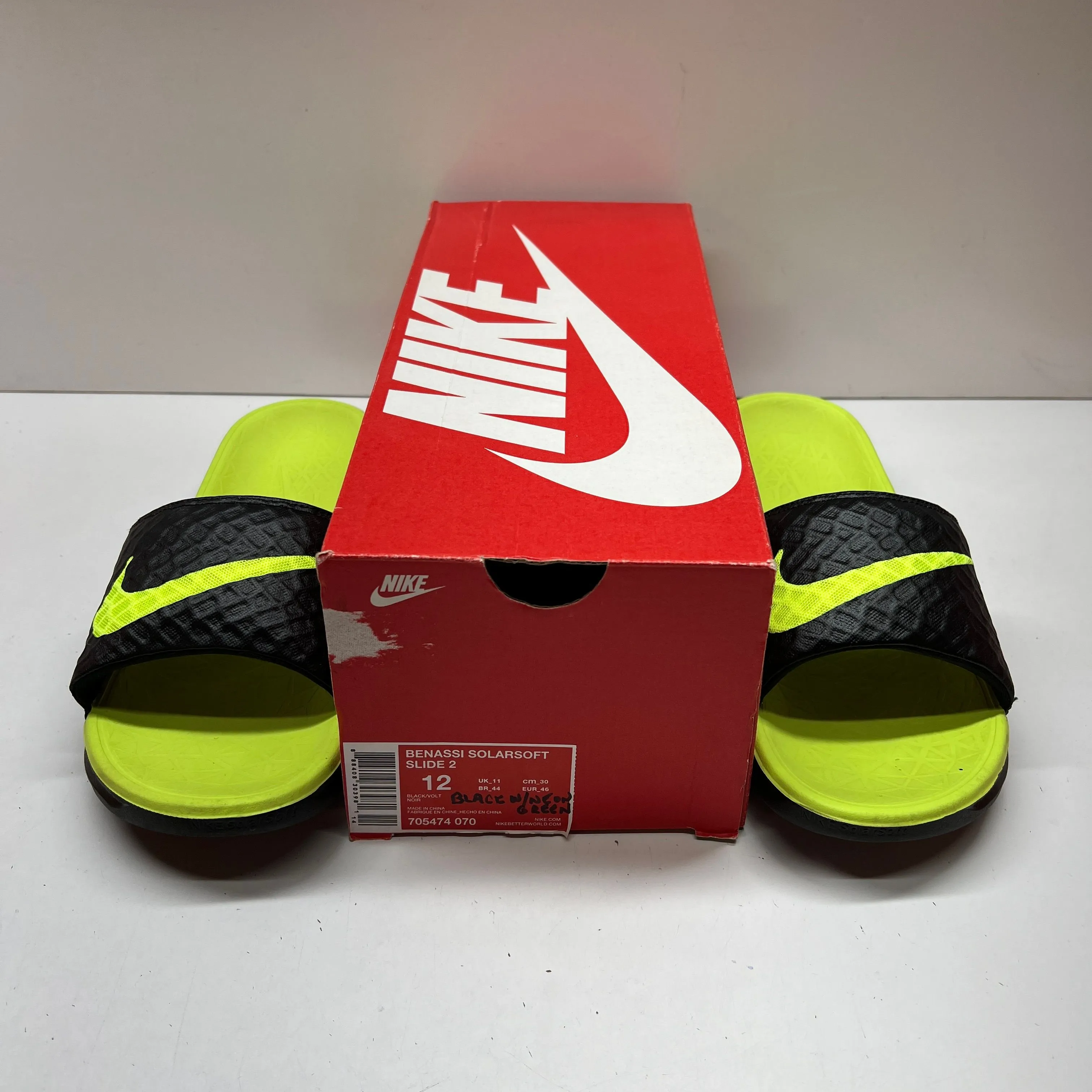 Listing Image Blurred Background