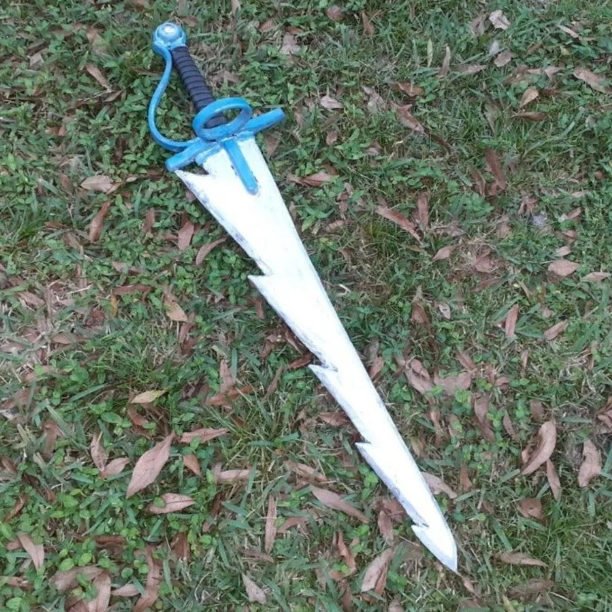 Product image for handmade EVA foam longsword Riptide