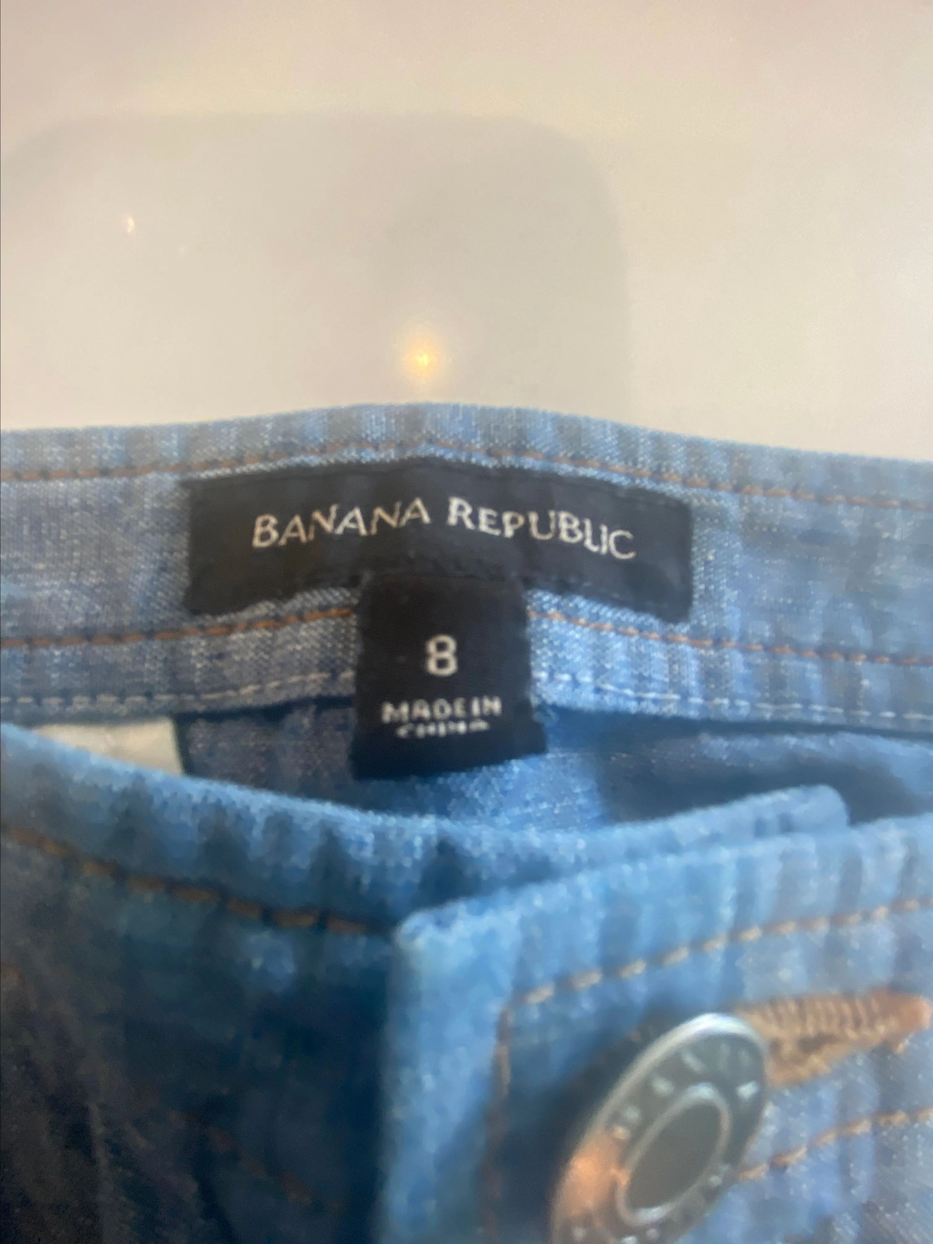 Listing Image Blurred Background