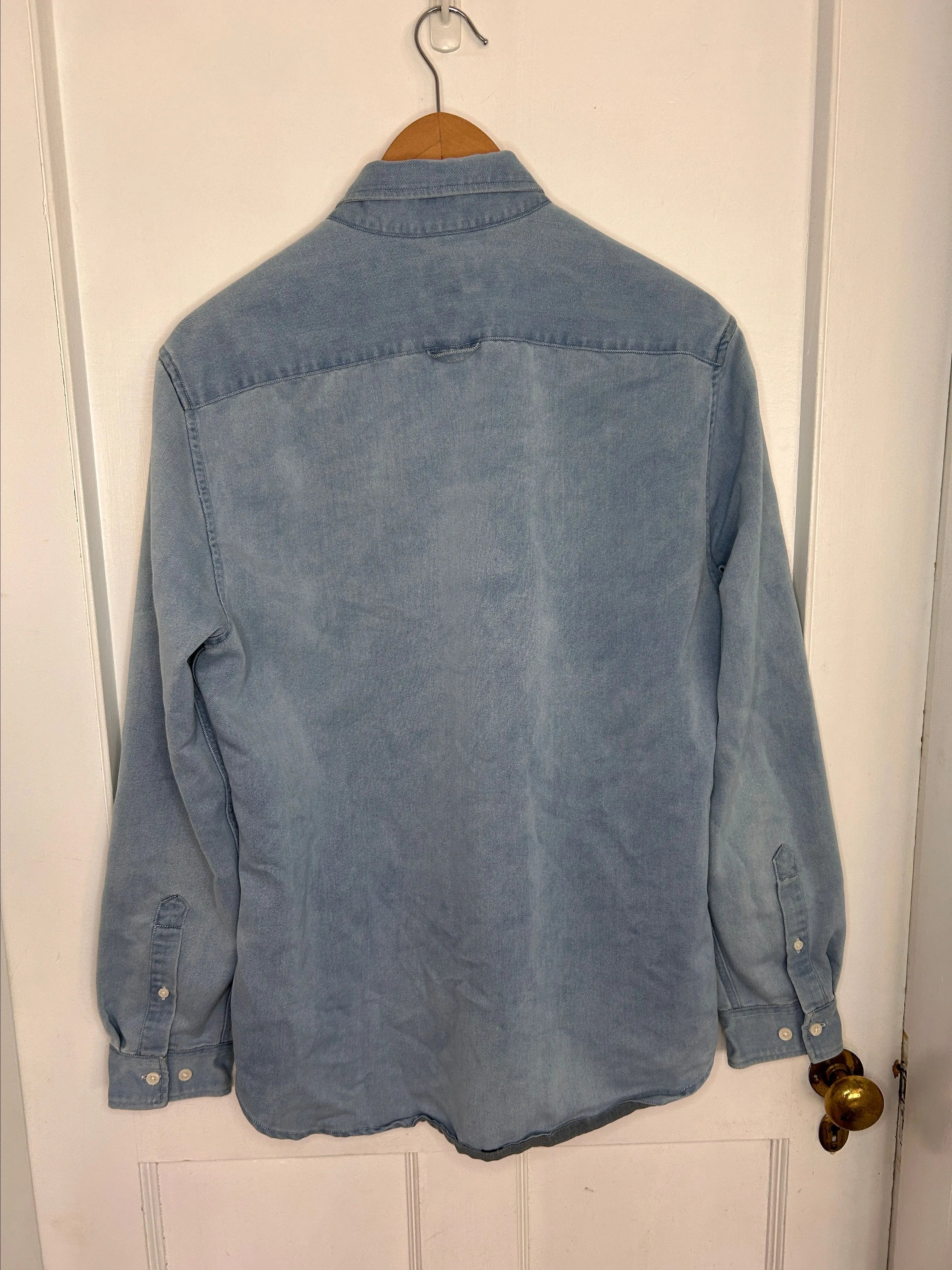 Listing Image Blurred Background
