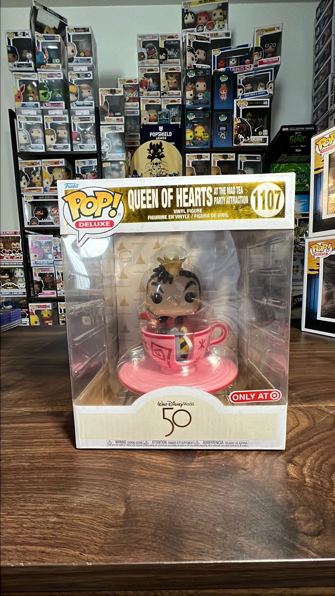 Product image for Queen of Hearts at the Mad Tea Party Attraction 6in Disney