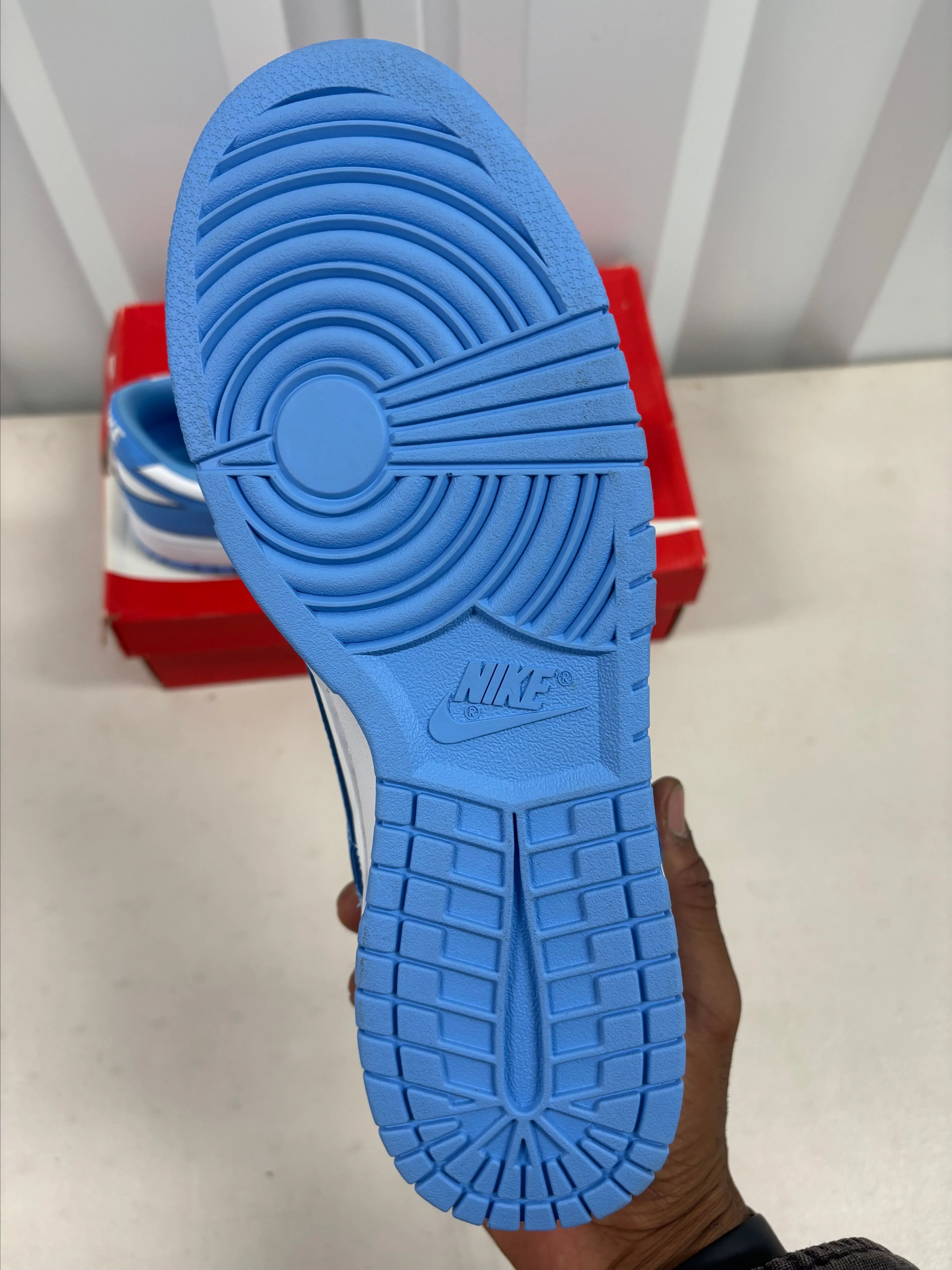 Listing Image Blurred Background