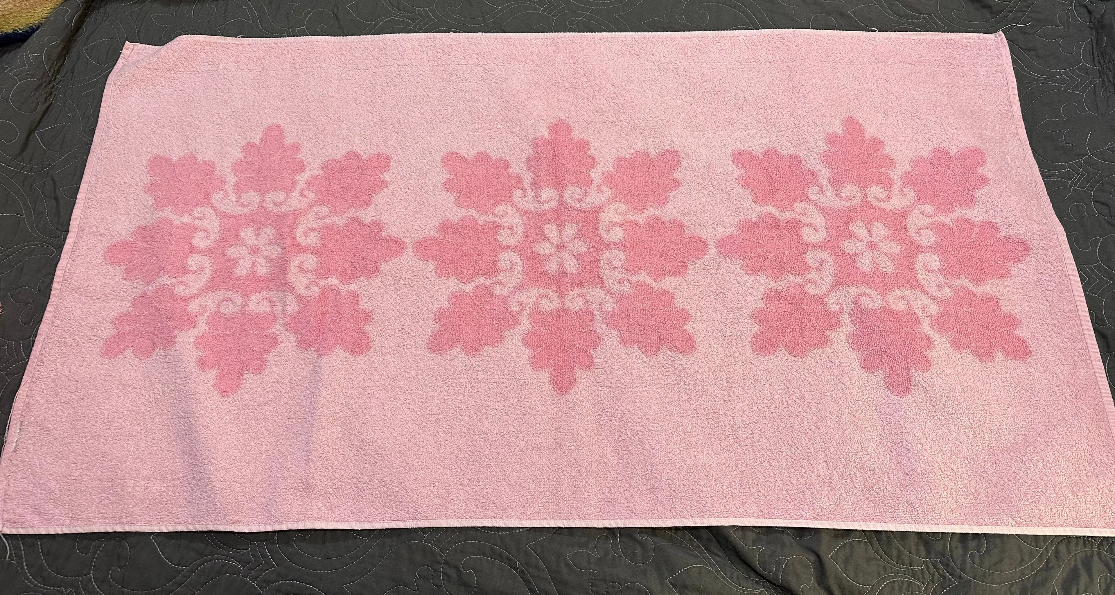 Product image for Vintage Bath Towel, Sculpted
