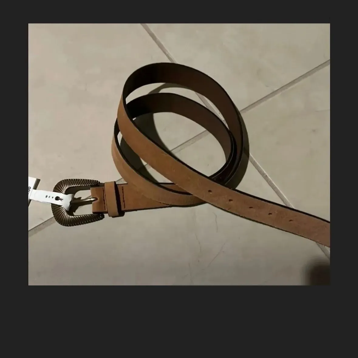 Listing Image Blurred Background
