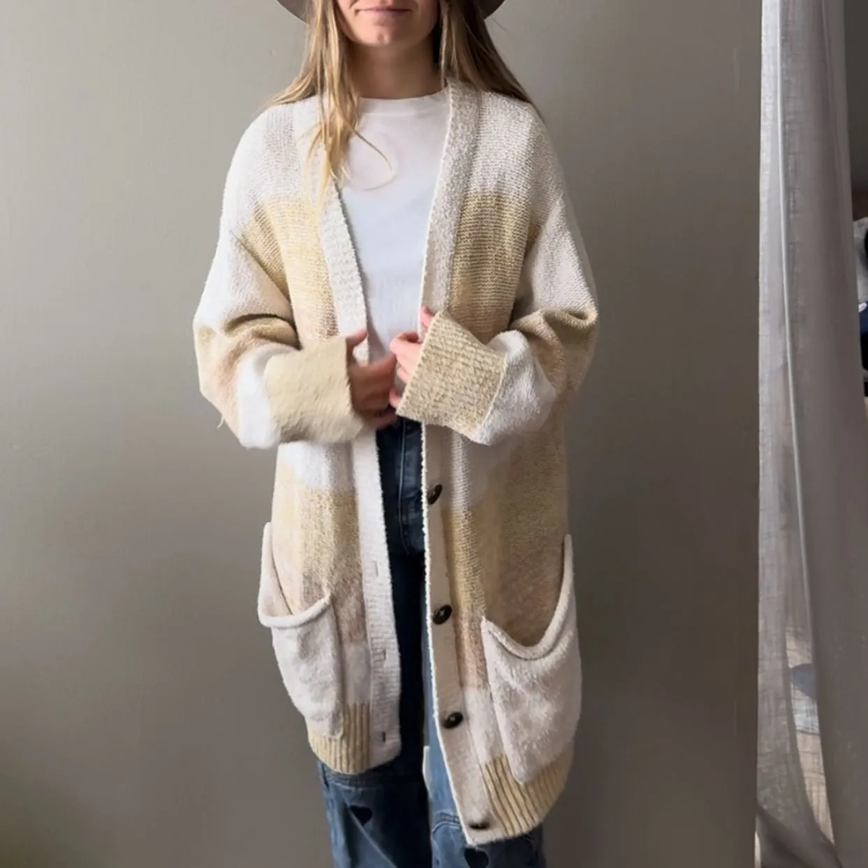 Listing Image Blurred Background