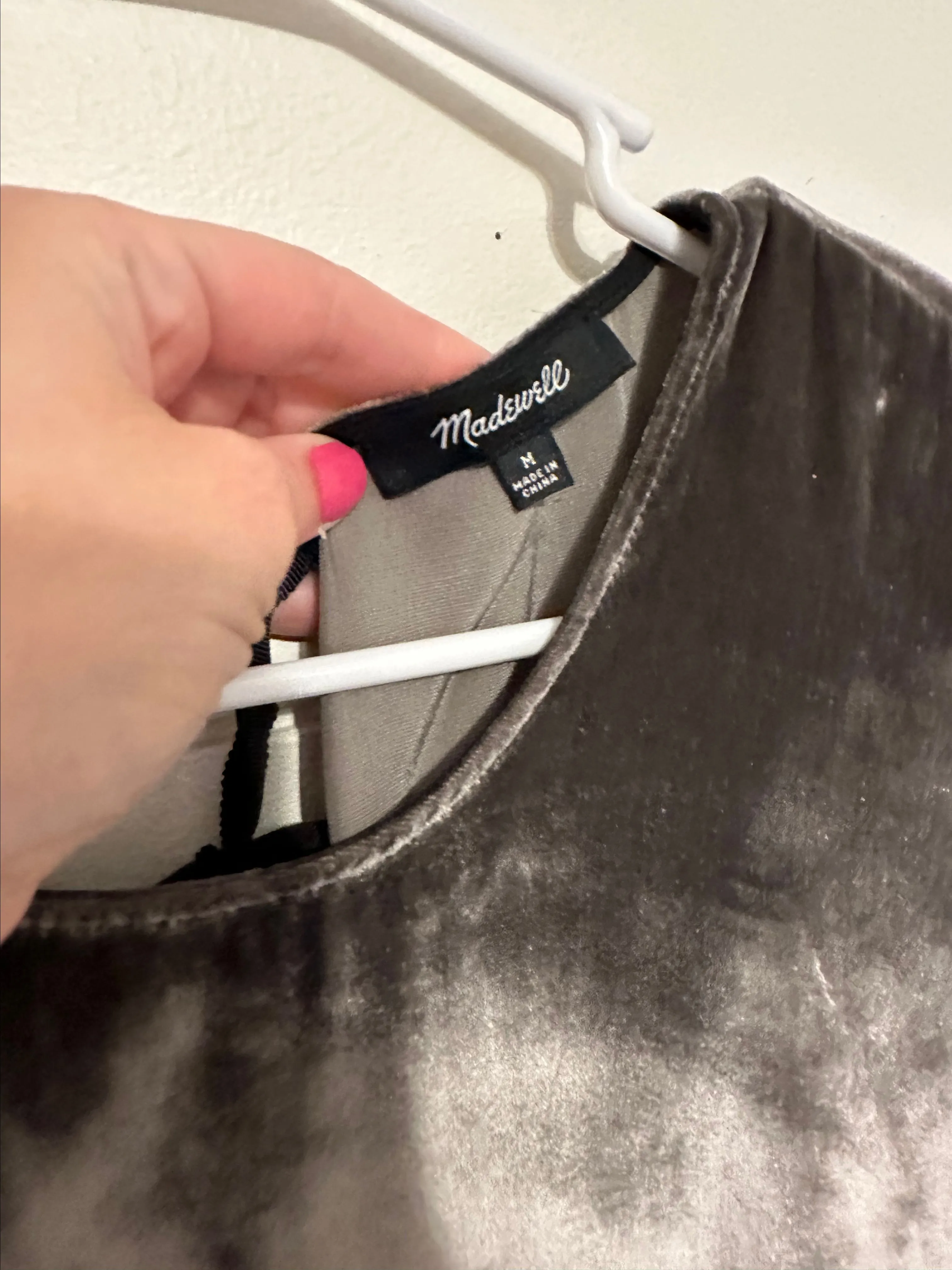 Listing Image Blurred Background