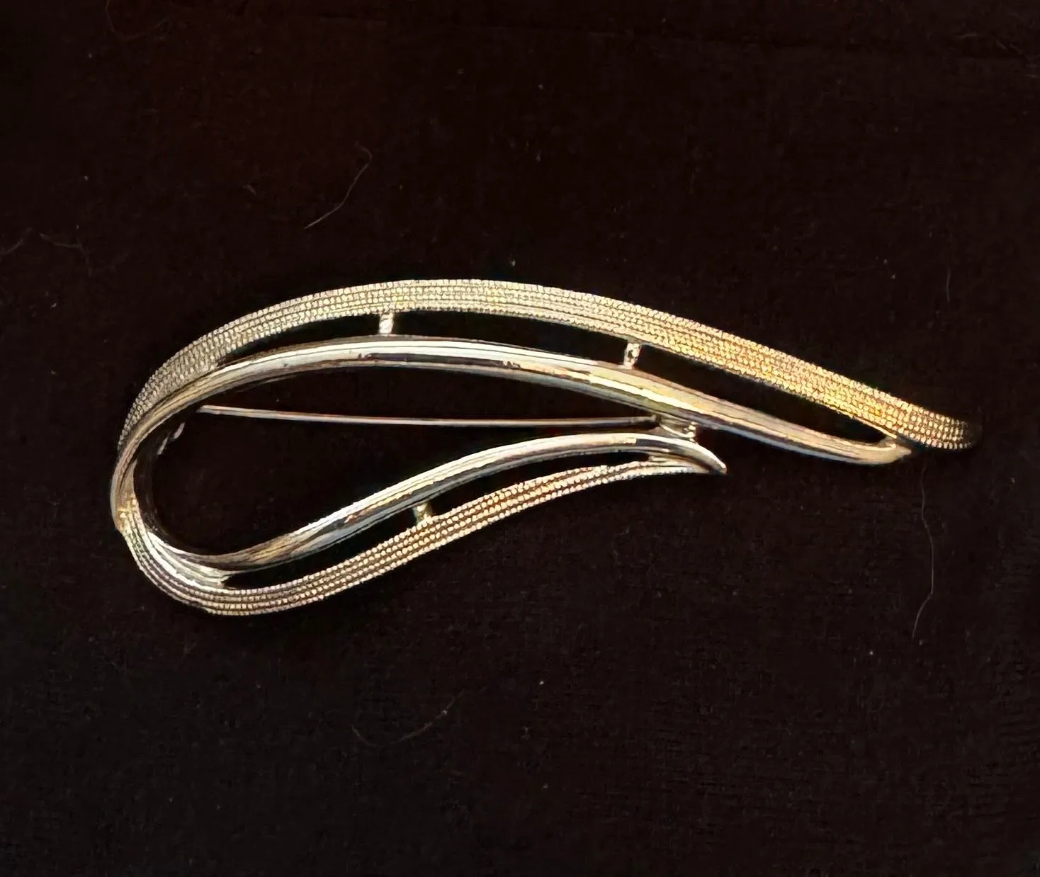 Product image for Vintage Sarah Coventry Paisley swoop Brooch