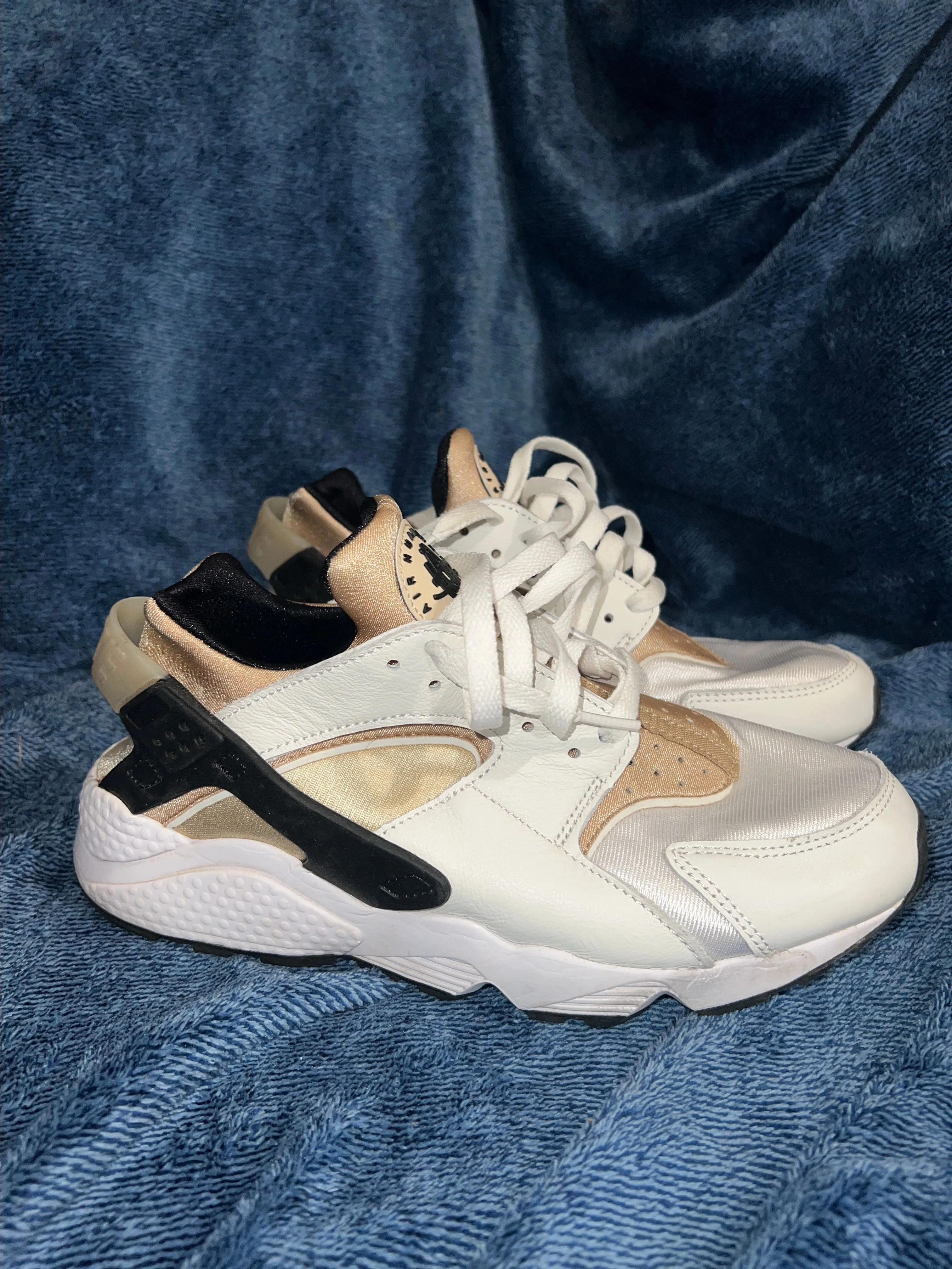 Product image for new hauraches 
