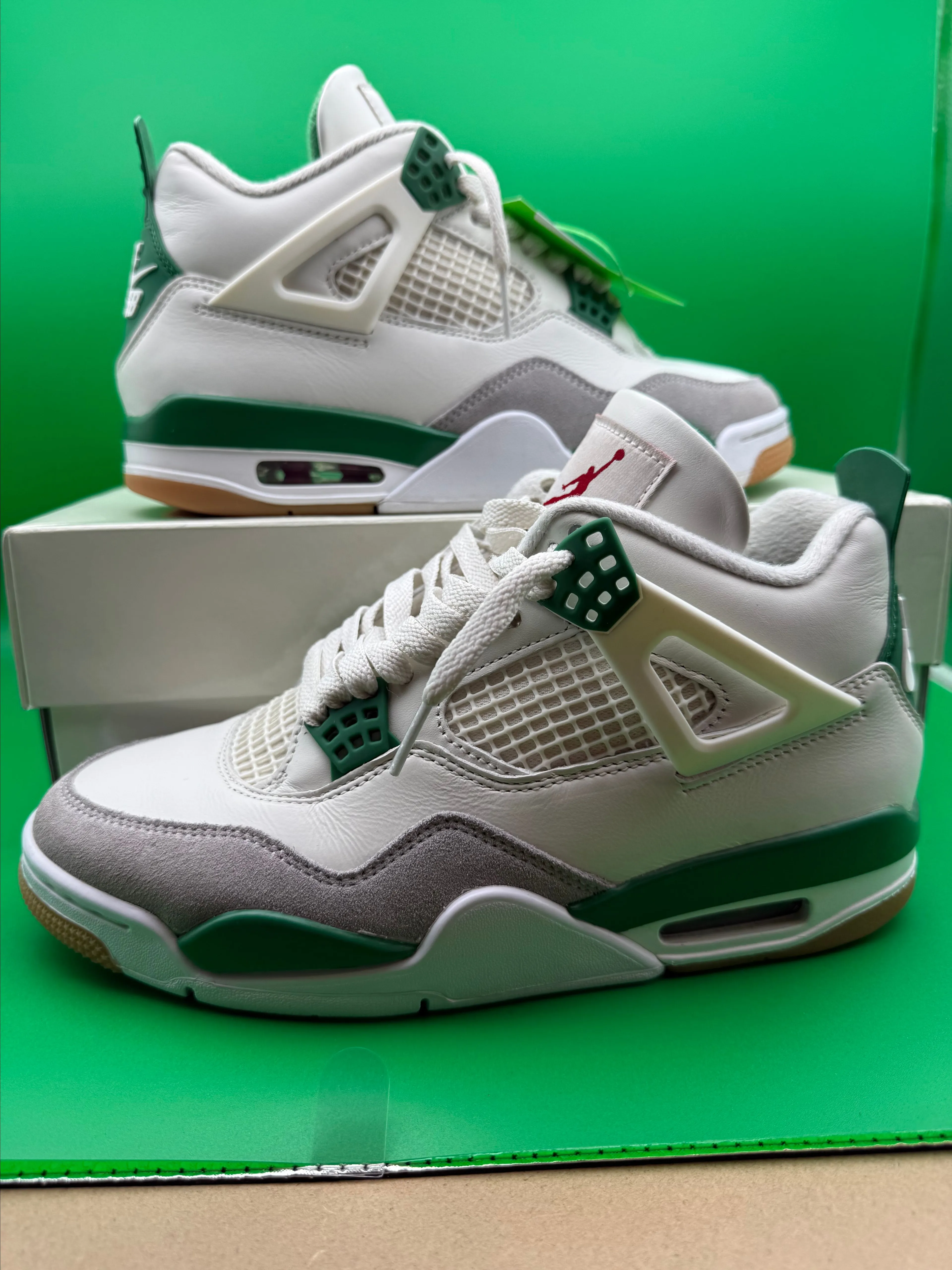 Product image for USED - Jordan 4 SB Pine Green - UK 6 (EU39)