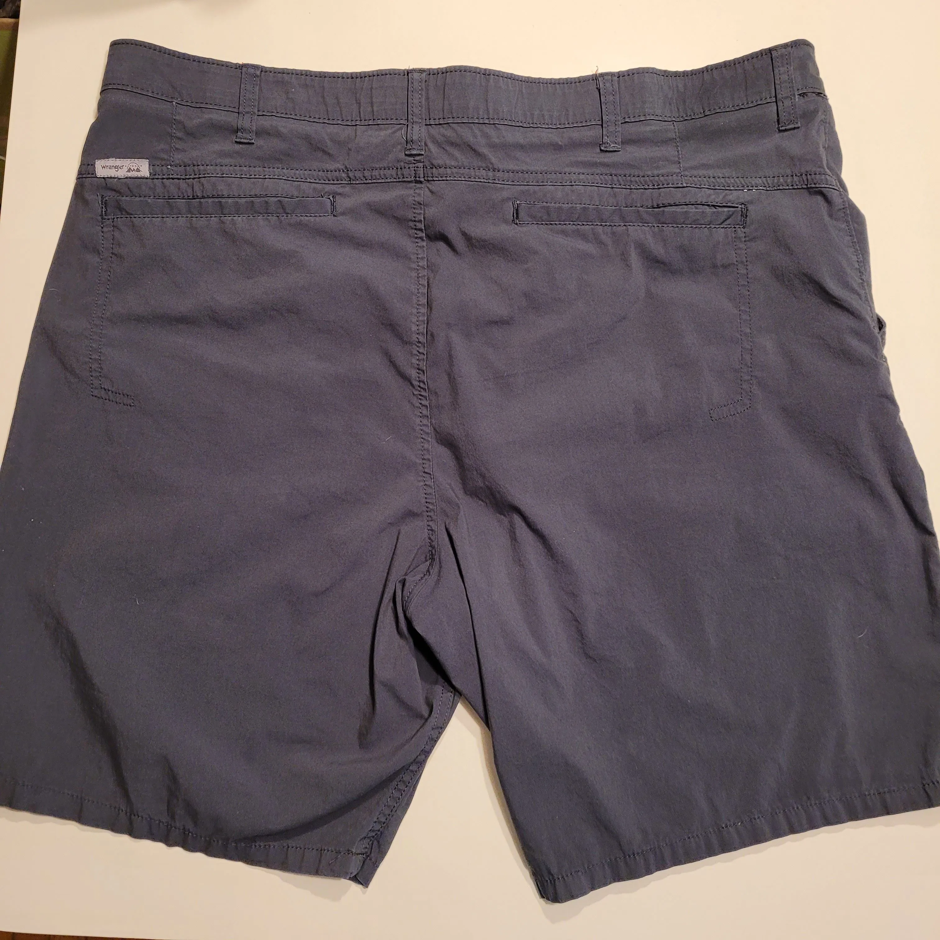 Listing Image Blurred Background