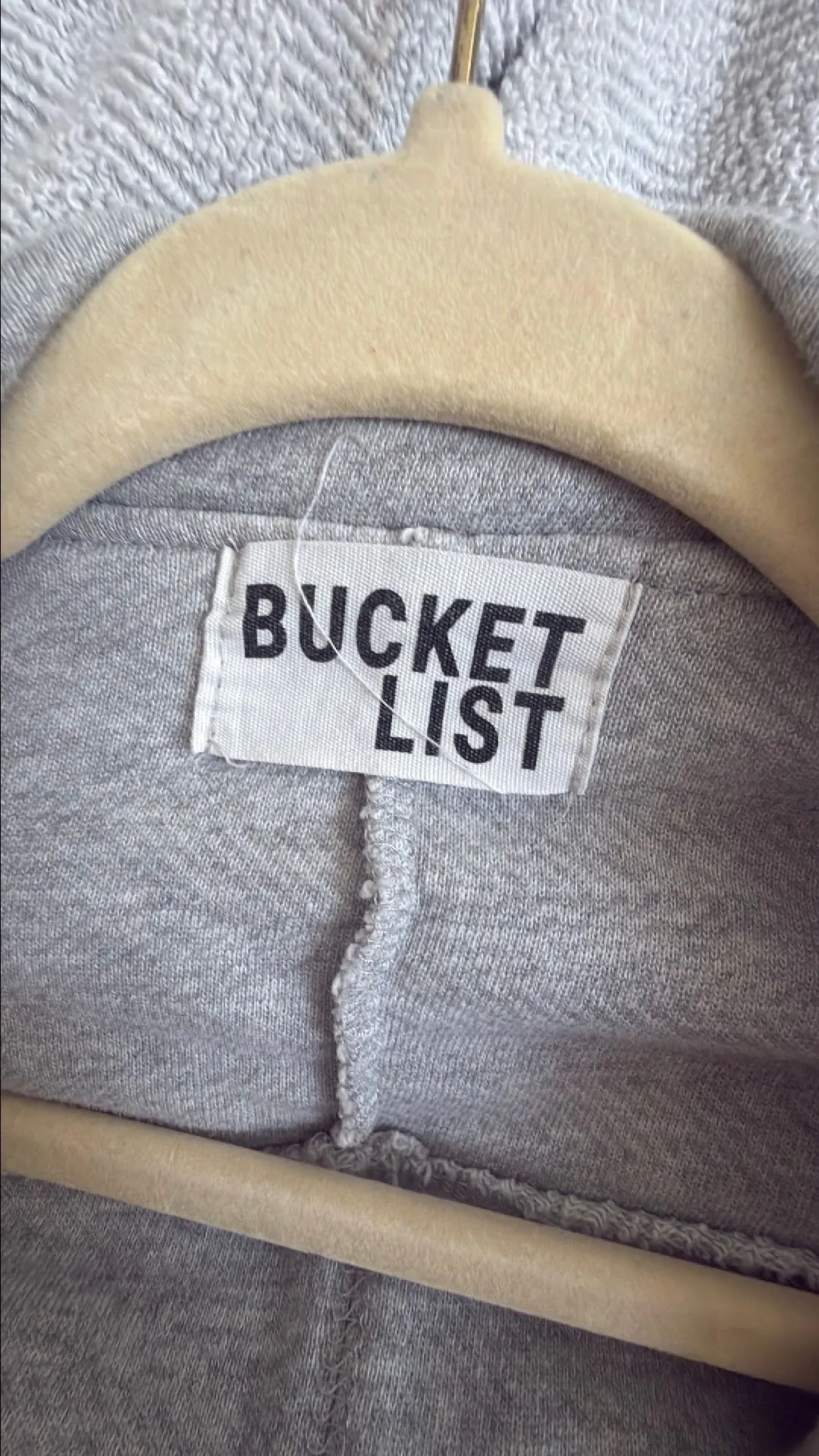 Listing Image Blurred Background