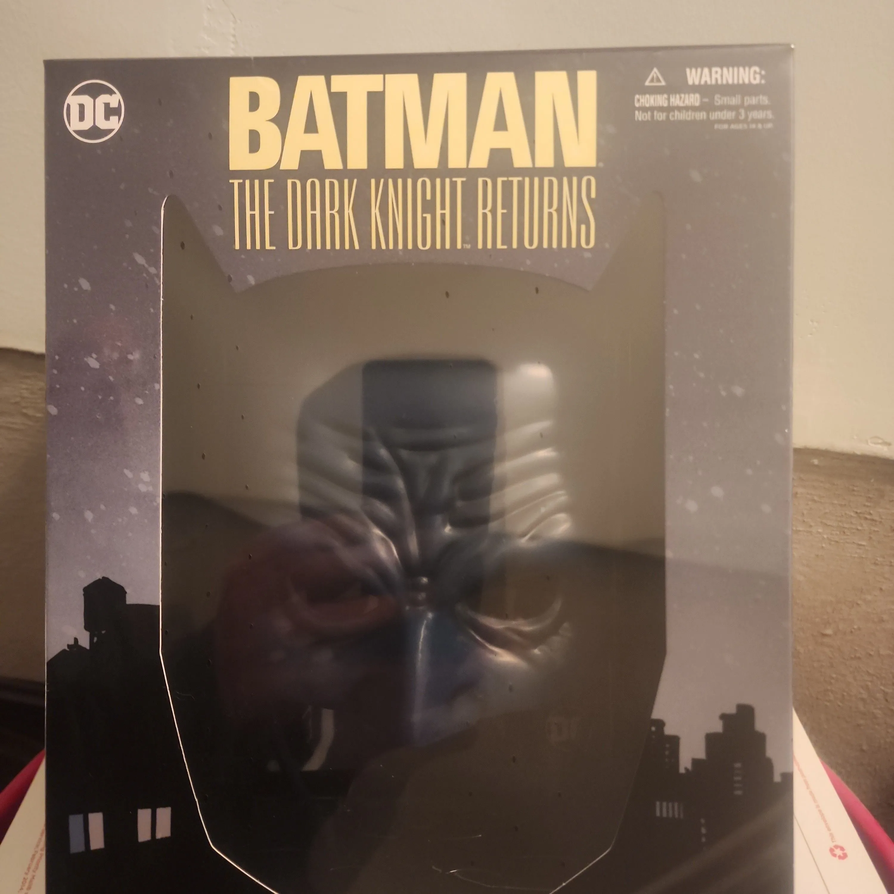 Product image for Batman:The Dark Knight Returns w/ Mask Set