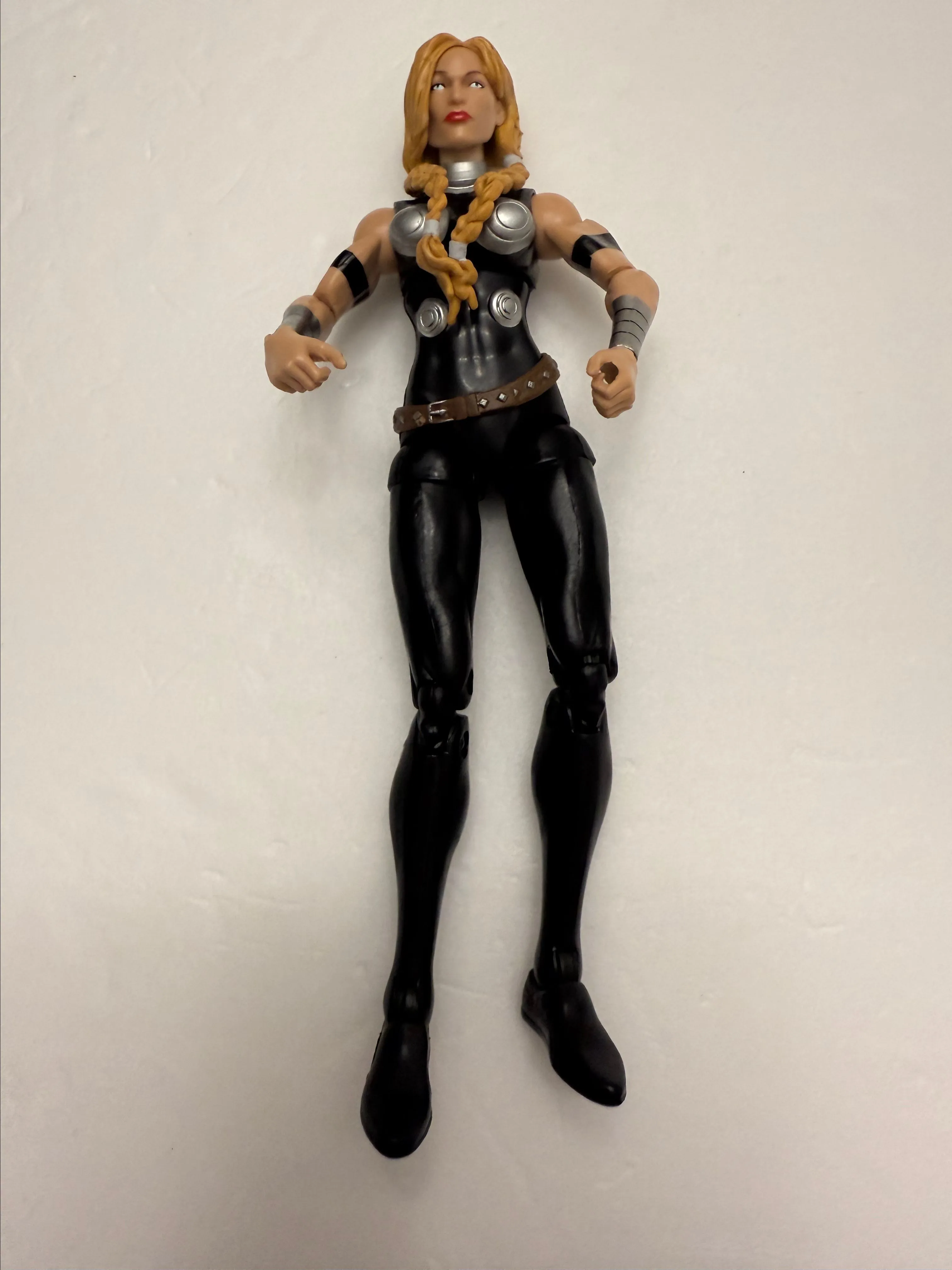 Product image for Marvel Infinite Series Valkyrie action figure