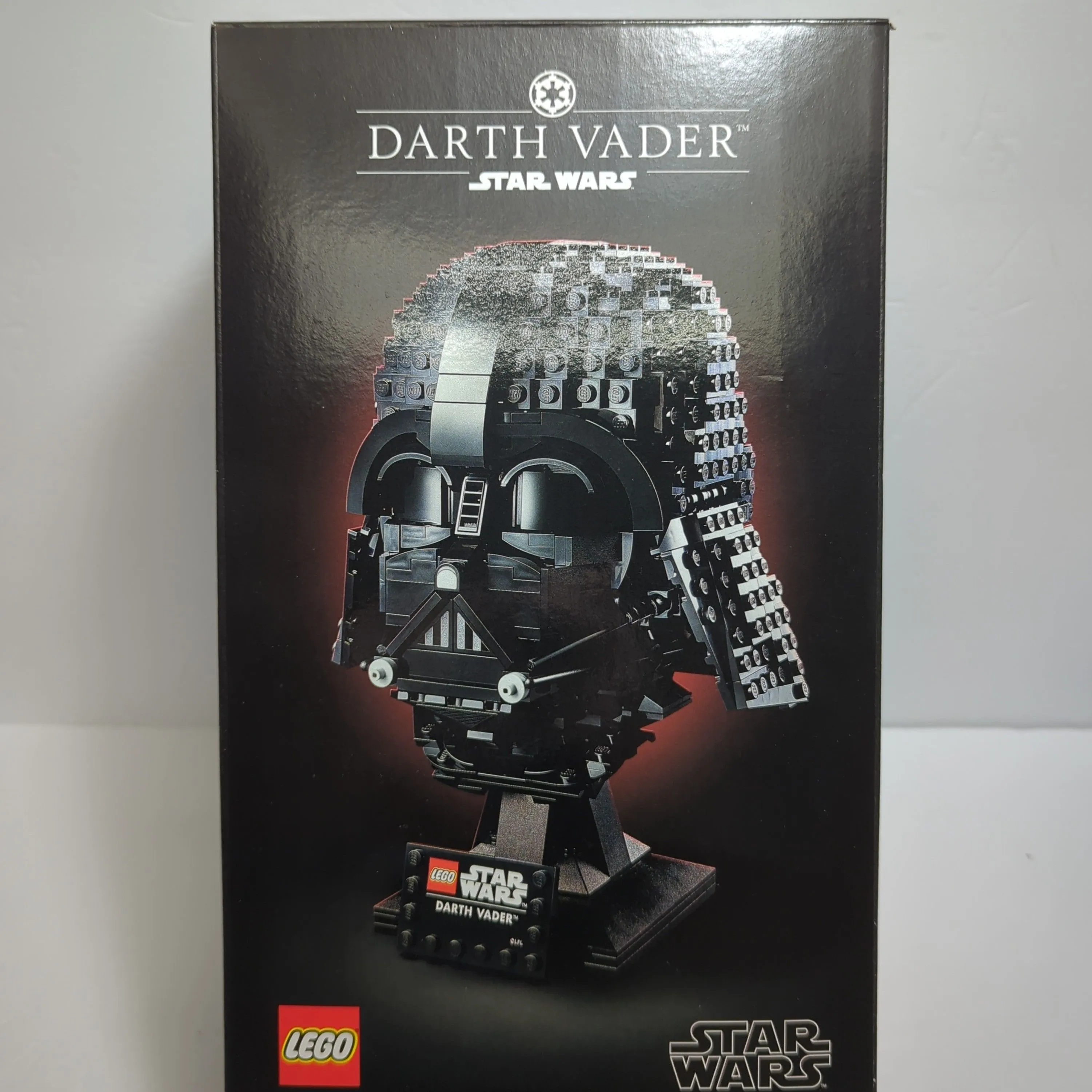 Product image for LEGO Star Wars 75304 Darth Vader Helmet #1