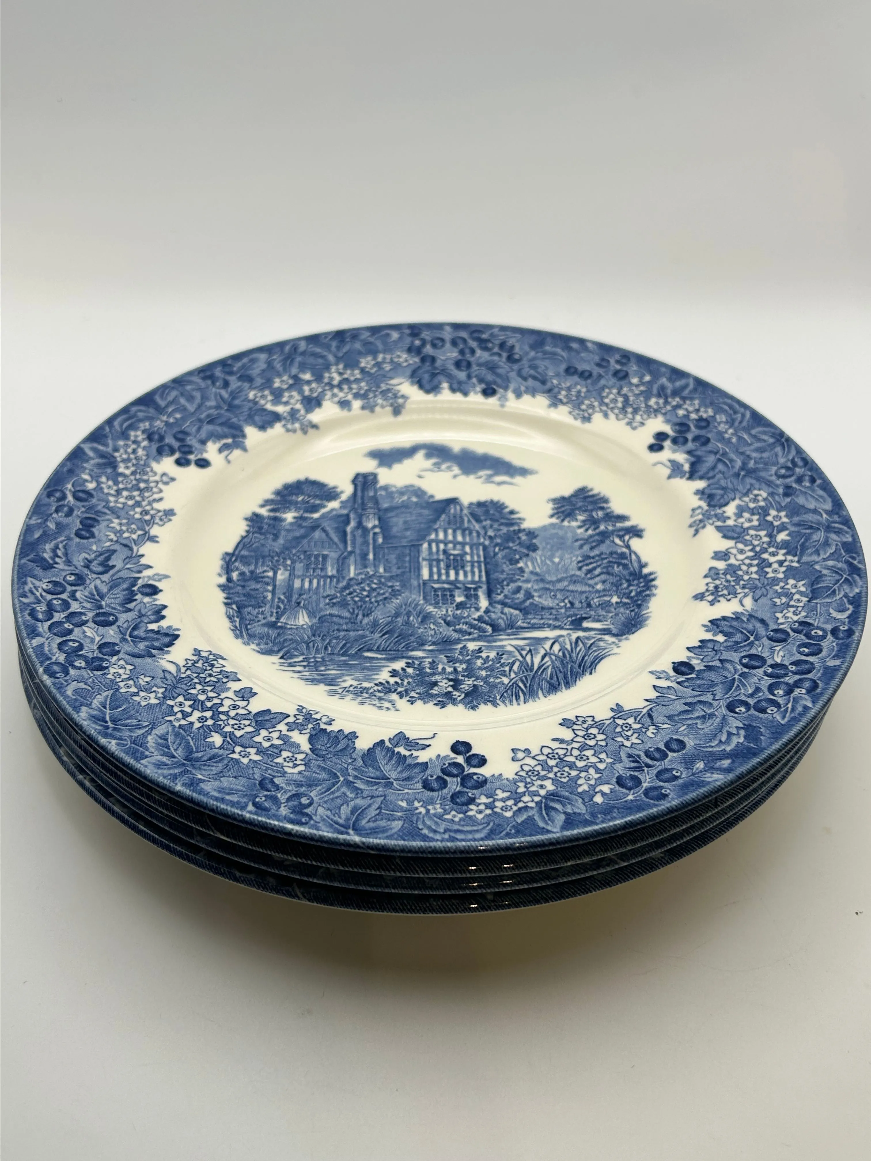 Product image for #09 8" Wedgwood Blue and White Side Plate Romantic England