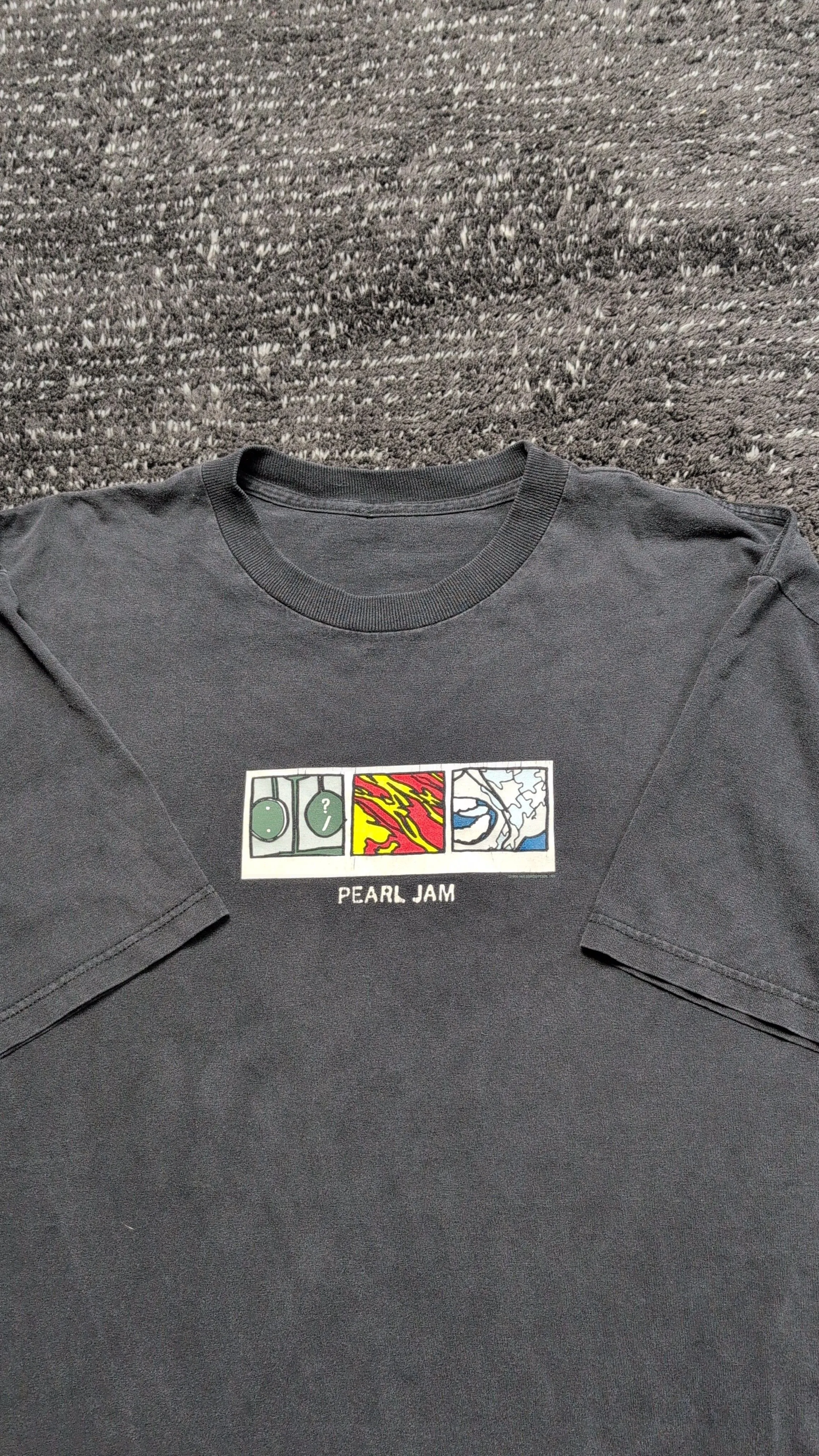 Product image for 1996 Pearl Jam No Code Box Logo Band Shirt XL