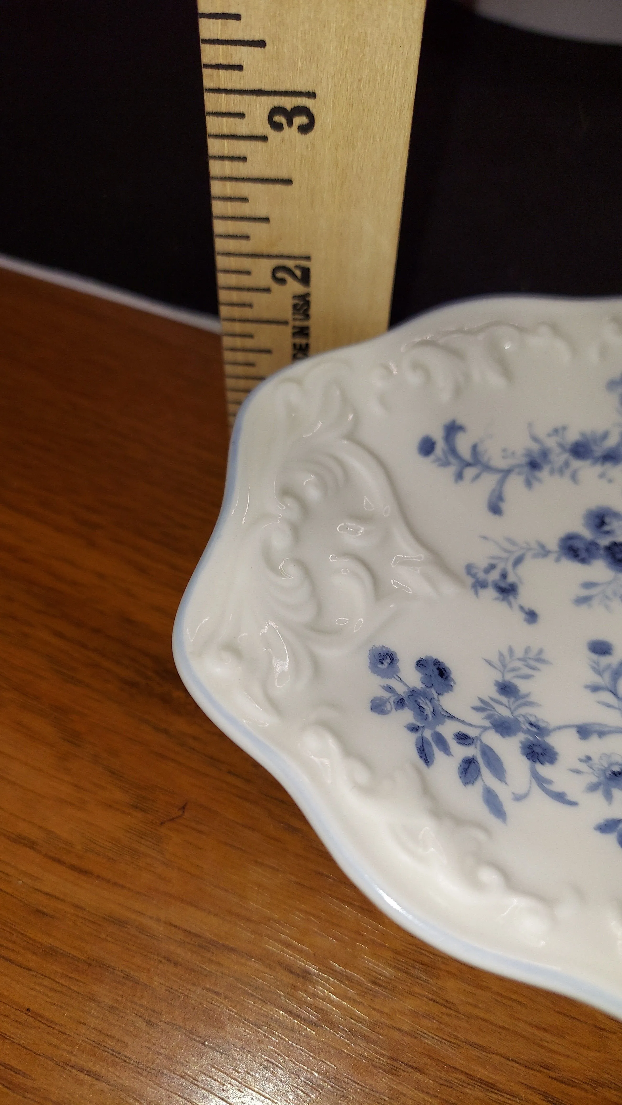 Listing Image Blurred Background