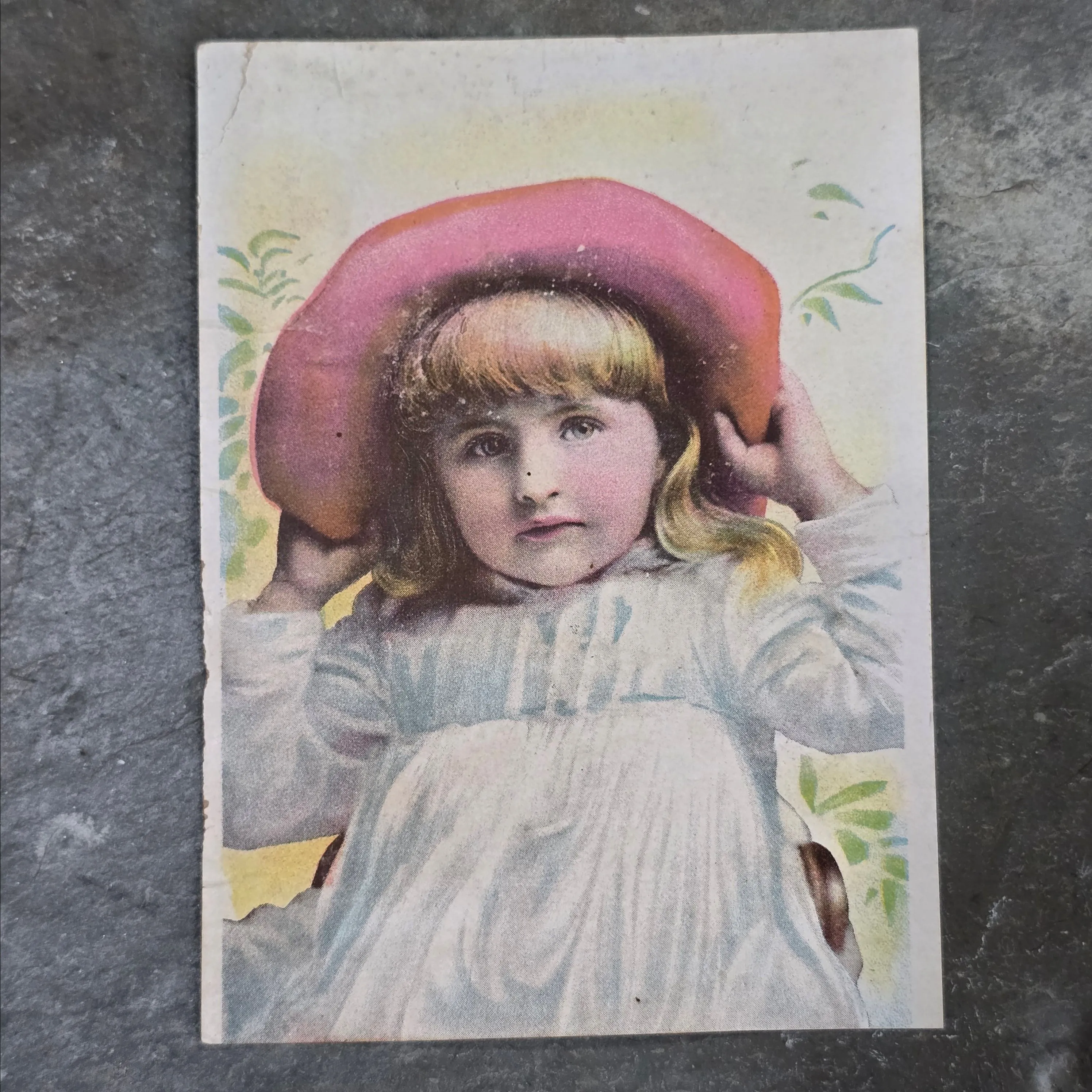 Product image for Antique Victorian Trade Card Little Girl in Big Red Hat Retailer Sale Advertising (WN-27-N)