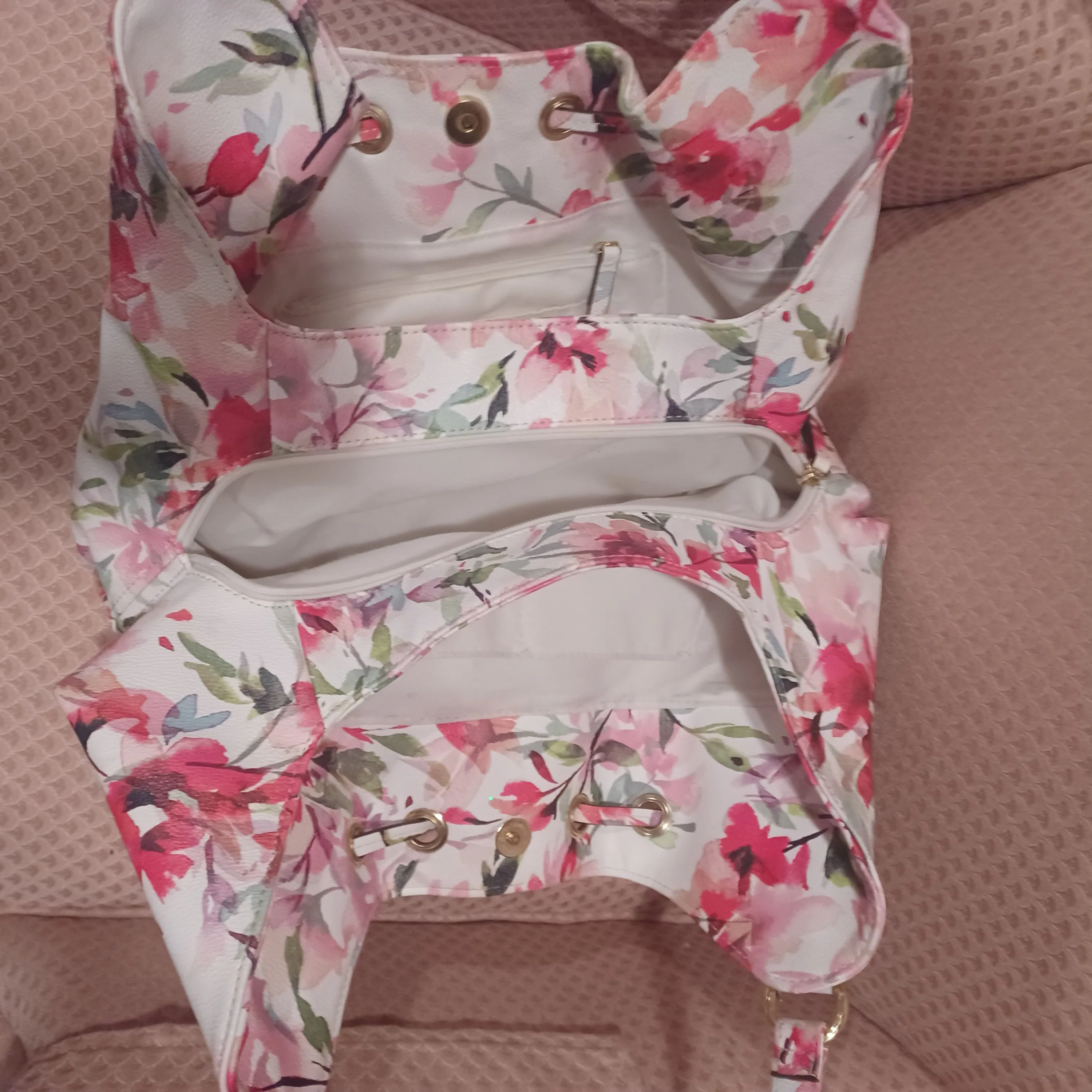 Product image for pink/white/green/red flower printed medium/large sized fashion summer bag