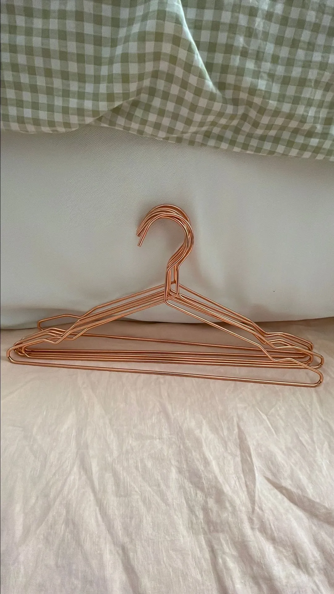 Product image for Rose gold metal hangers set of 6