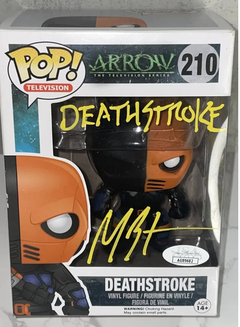 Product image for Funko: Arrow "Deathstroke" Signed by Manu Bennett