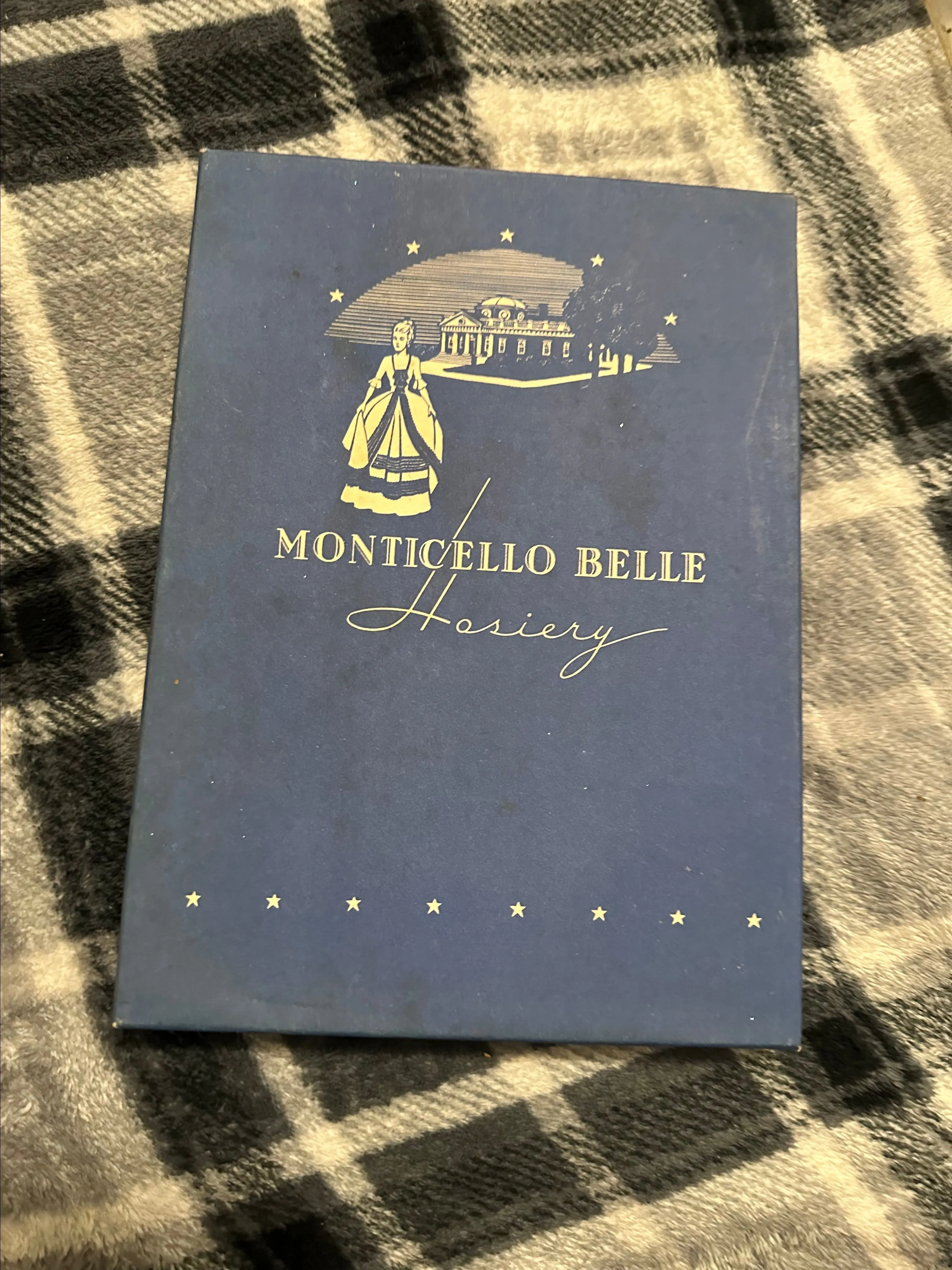 Product image for ONE *empty* 1950s Monticello Belle Hosiery box