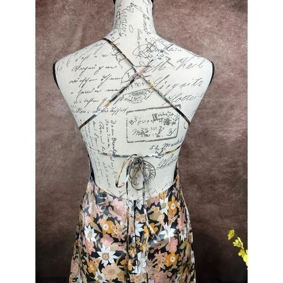 Listing Image Blurred Background