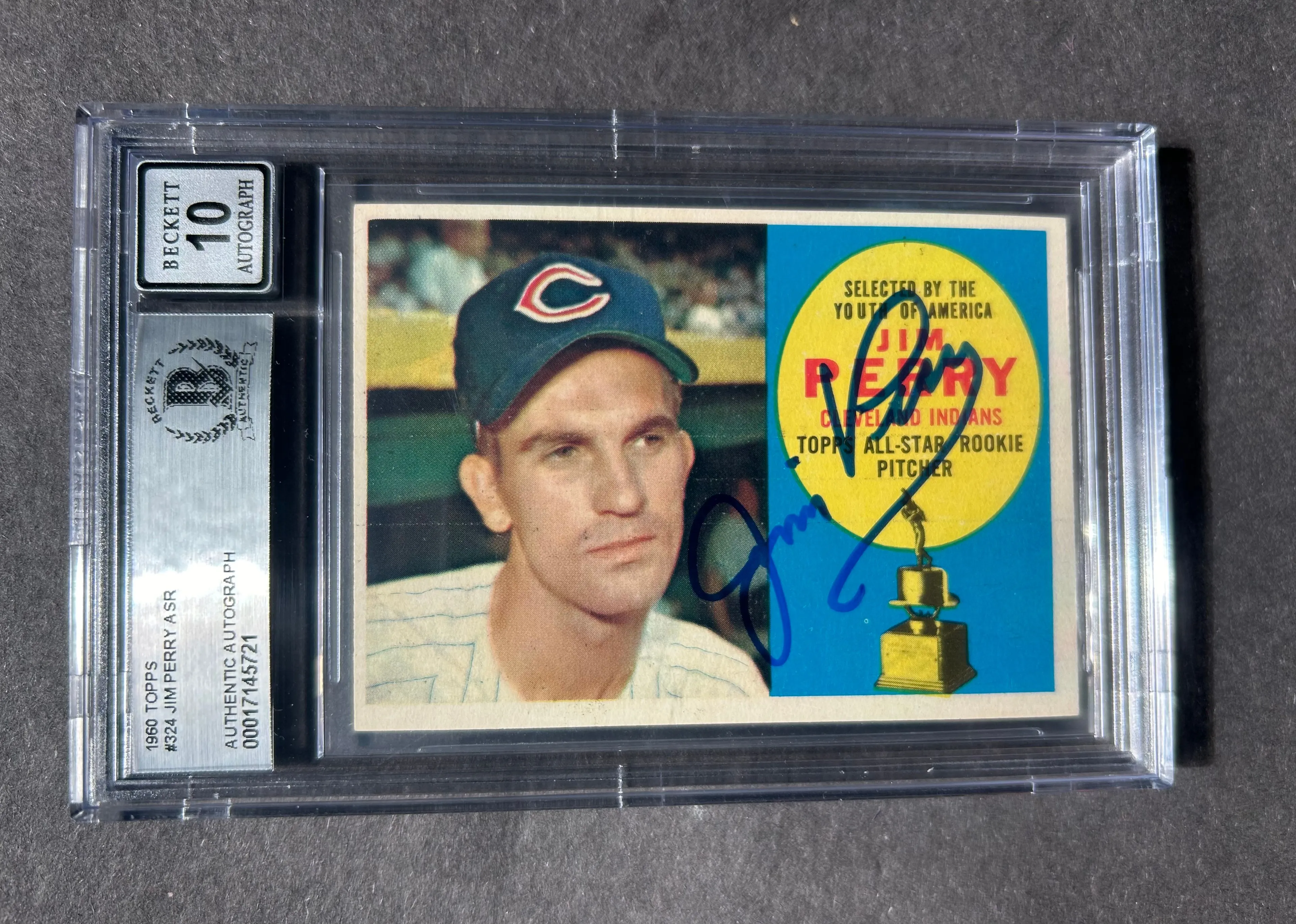 Product image for 1960 Topps J. Perry rookie cup w/ on card auto