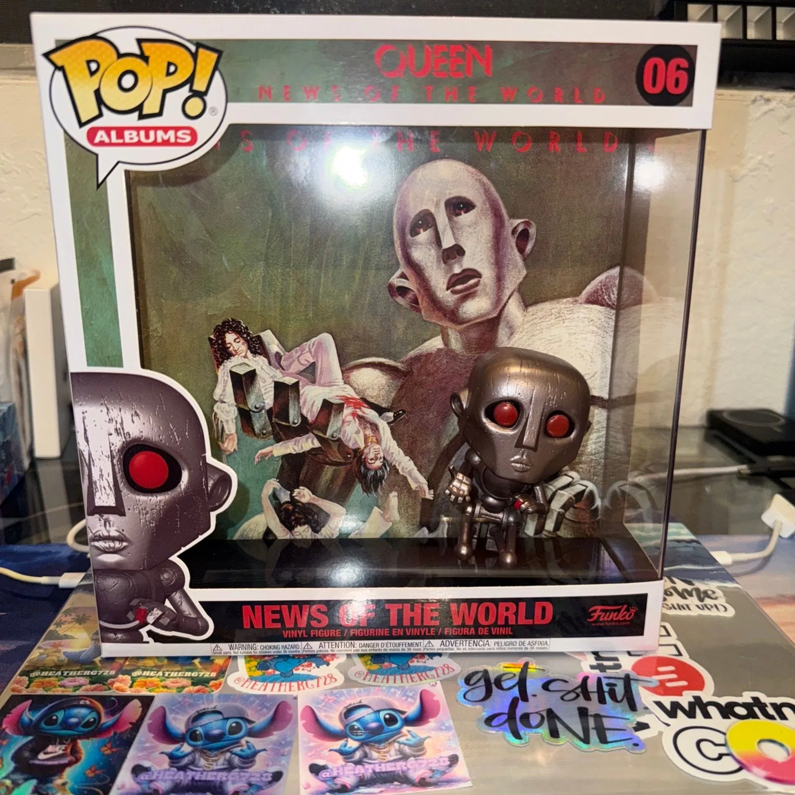 Product image for Funko Pop! Album Cover with Case: News of the World (Metallic) #06