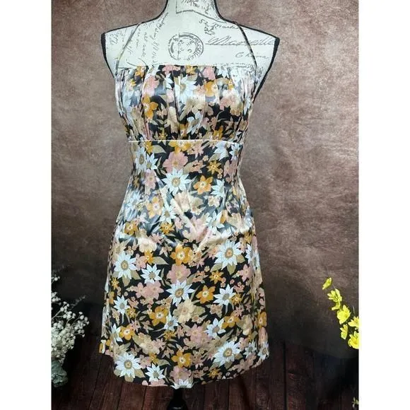 Listing Image Blurred Background
