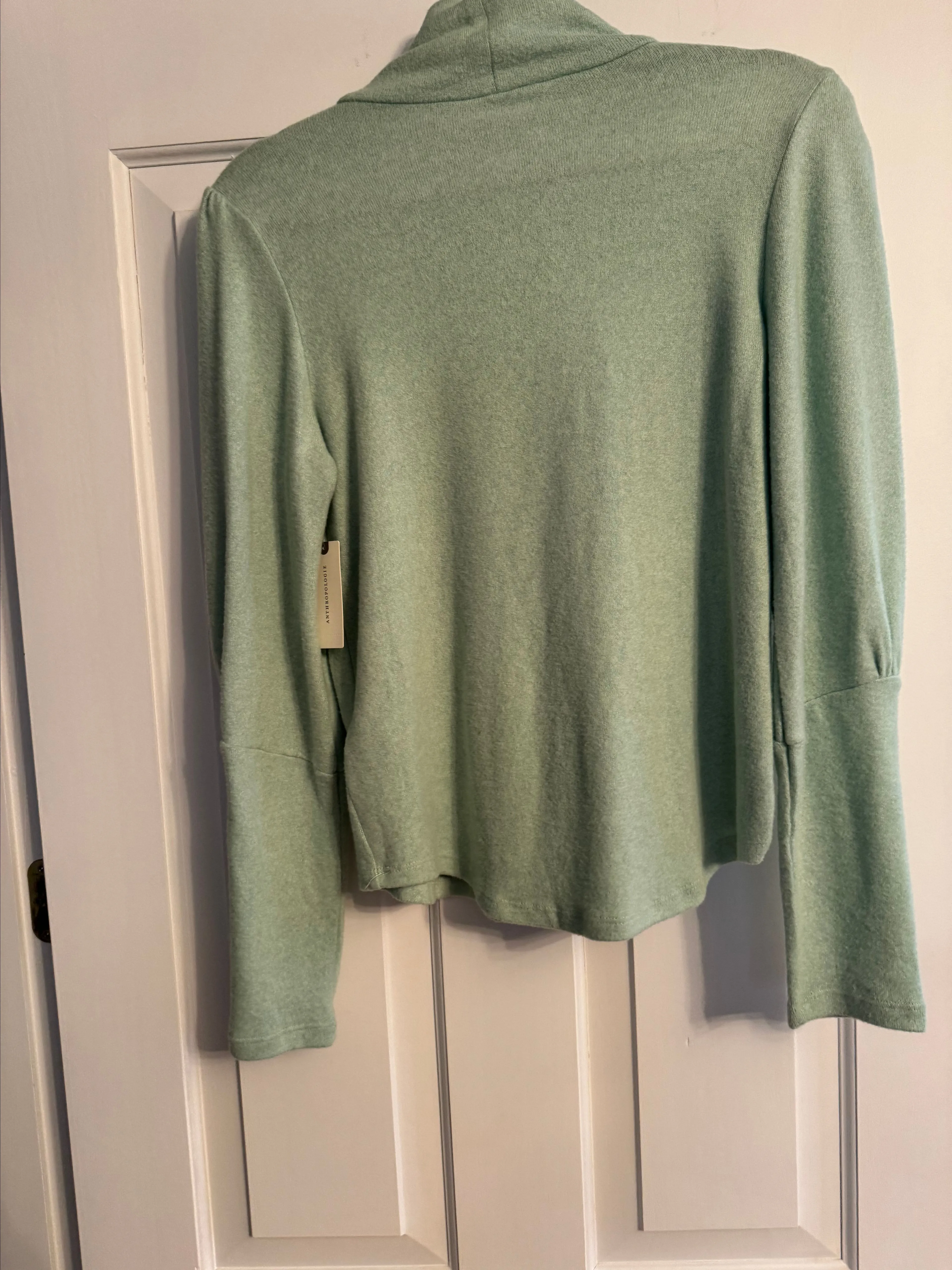 Listing Image Blurred Background